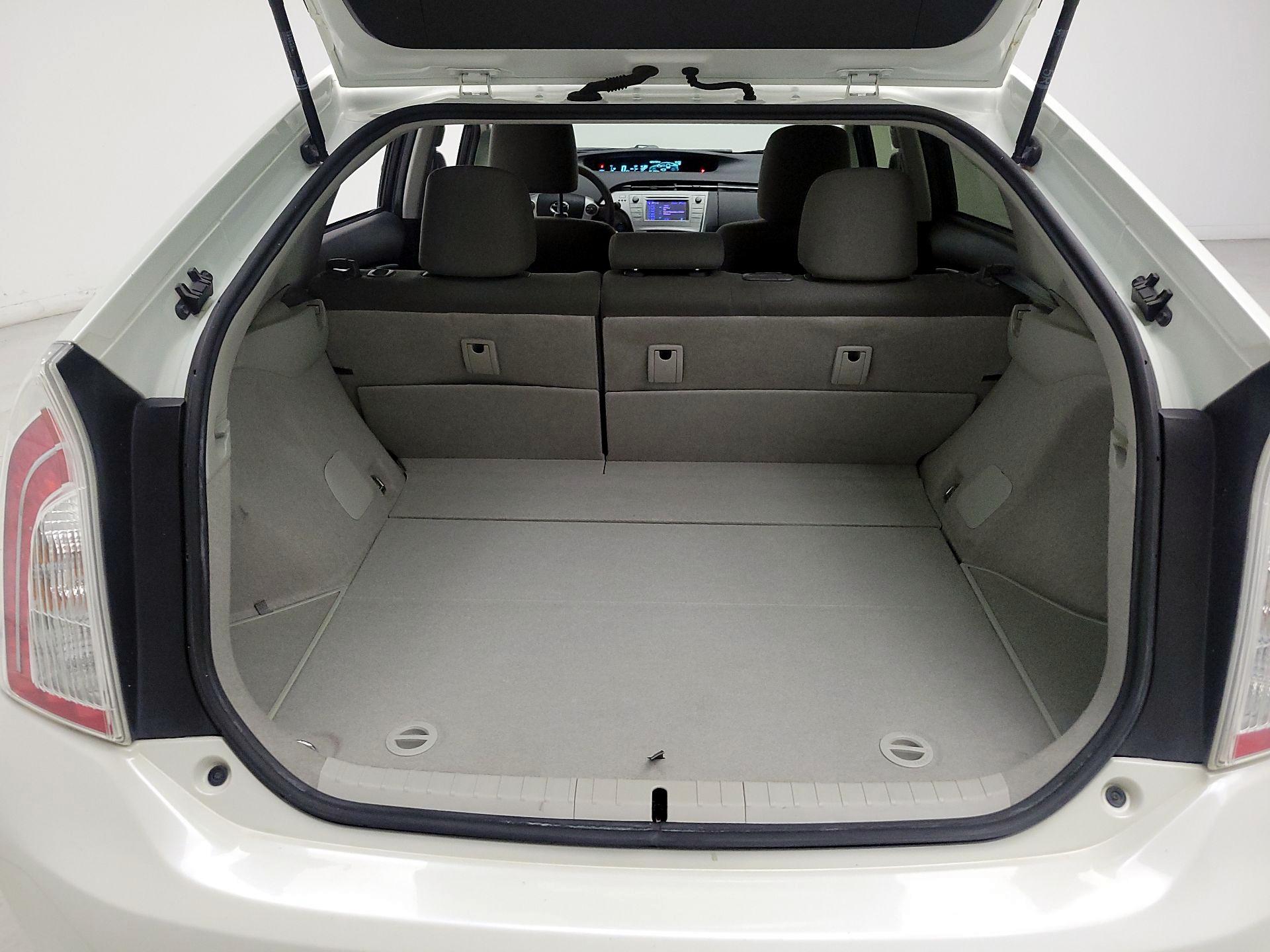 Thumbnail: 2015 Toyota Prius - 20