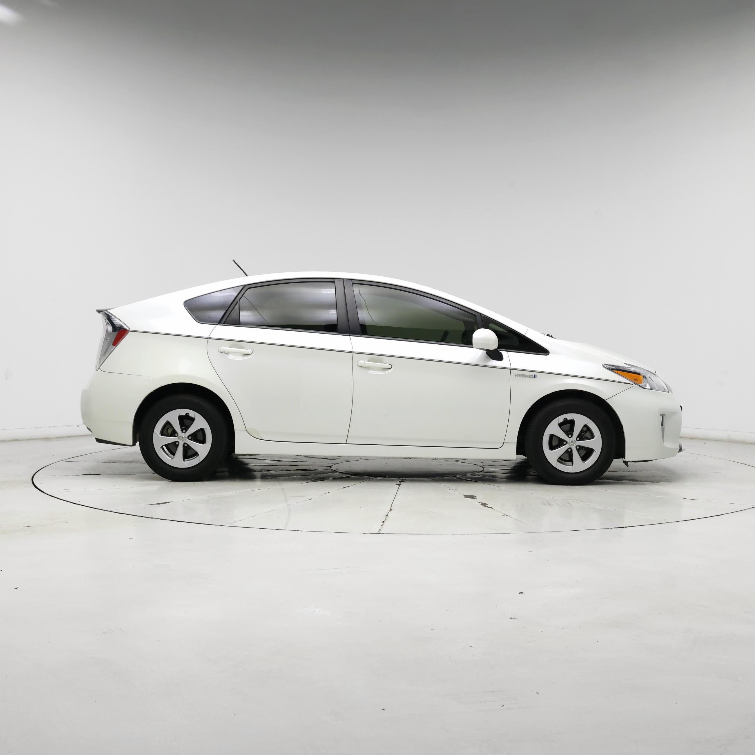 Thumbnail: 2015 Toyota Prius - 7