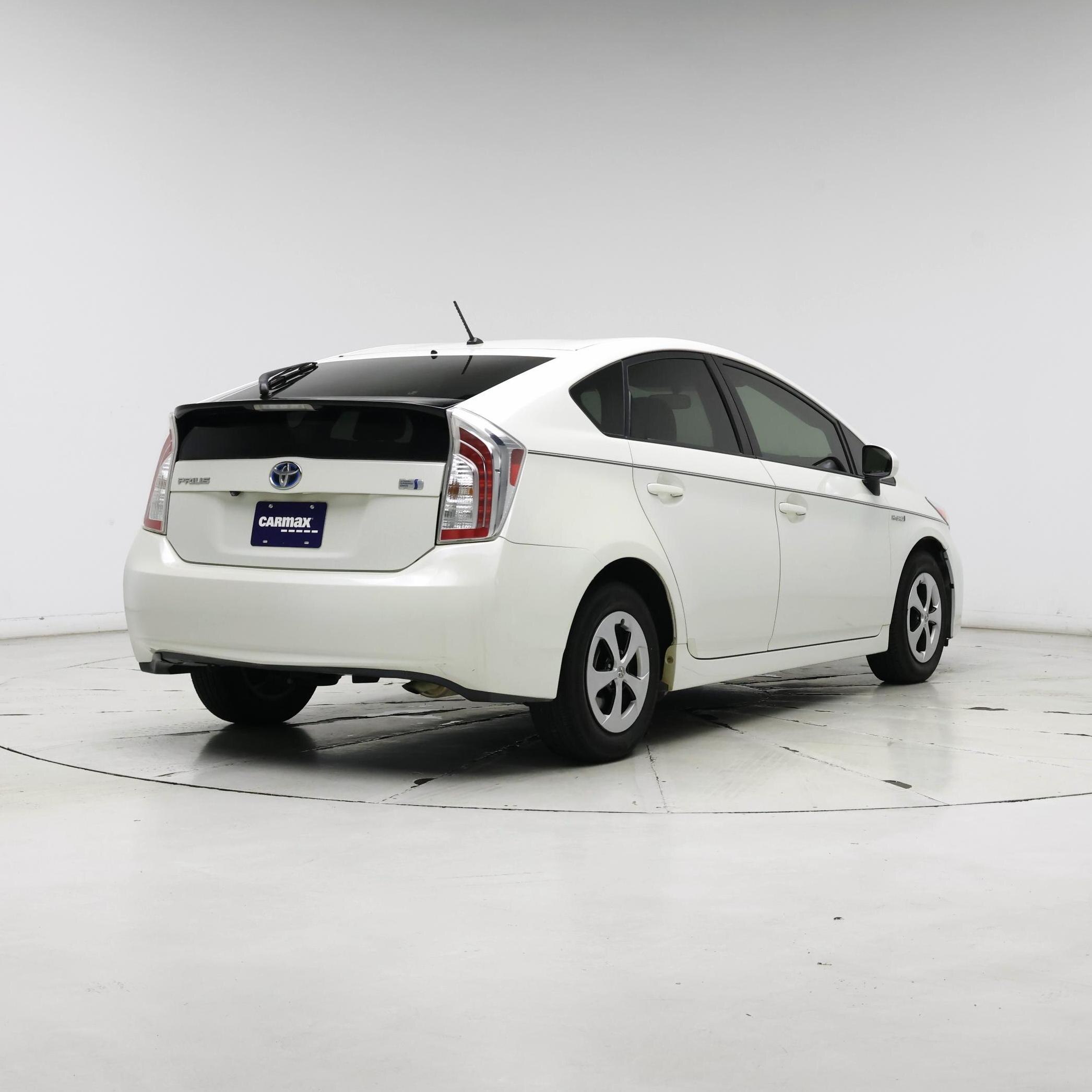 Thumbnail: 2015 Toyota Prius - 8