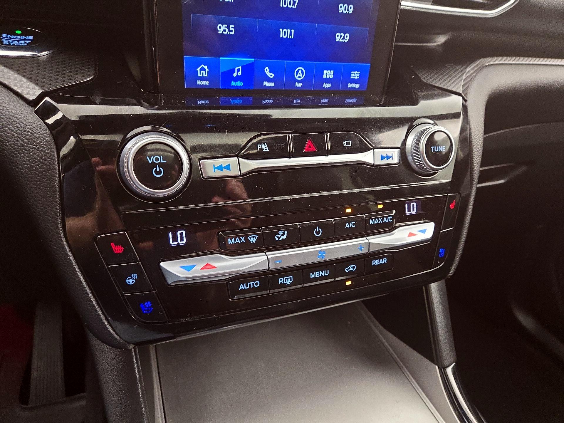 Thumbnail: 2021 Ford Explorer - 17