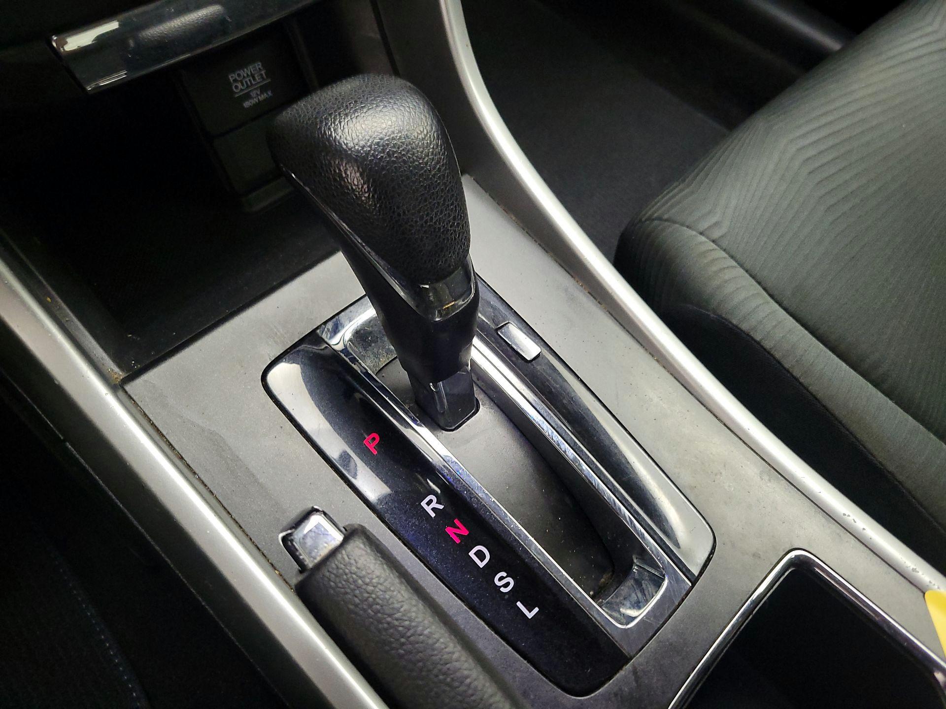 Thumbnail: 2015 Honda Accord - 17