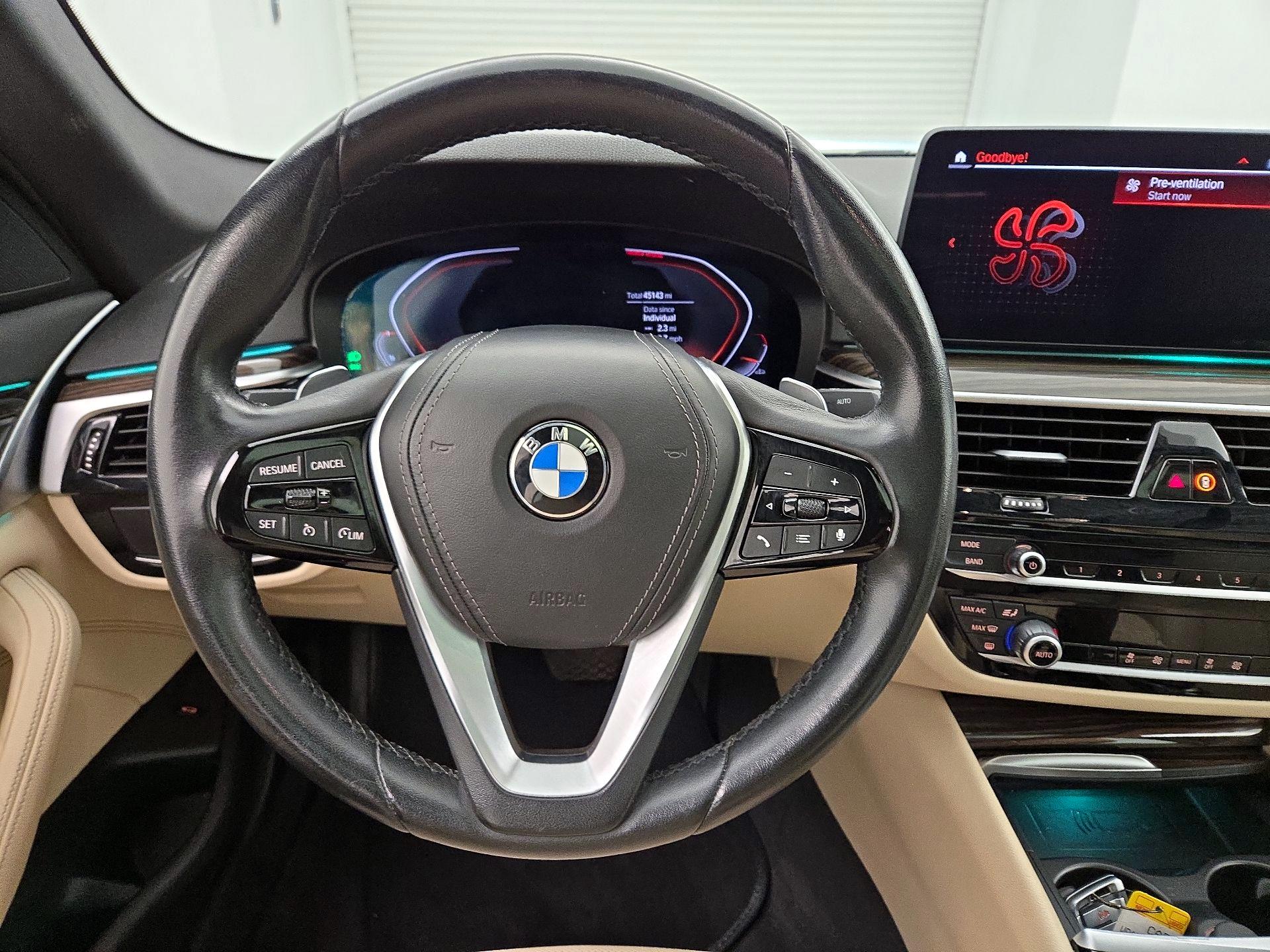 Thumbnail: 2022 BMW 5 Series - 10