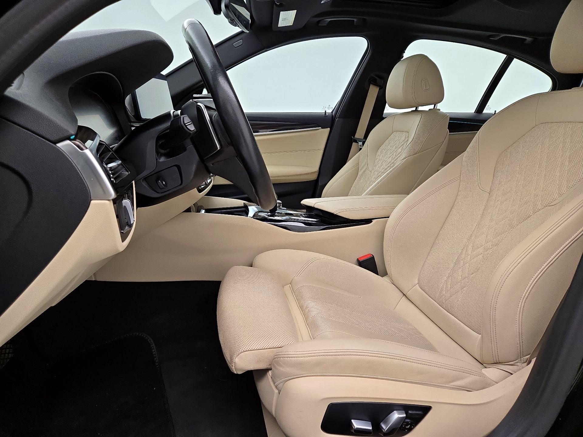 Thumbnail: 2022 BMW 5 Series - 11