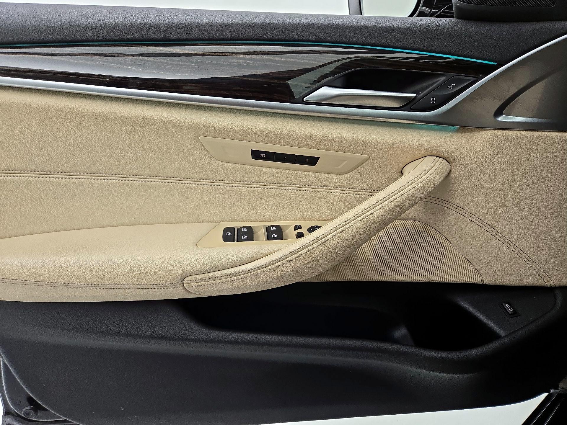 Thumbnail: 2022 BMW 5 Series - 12