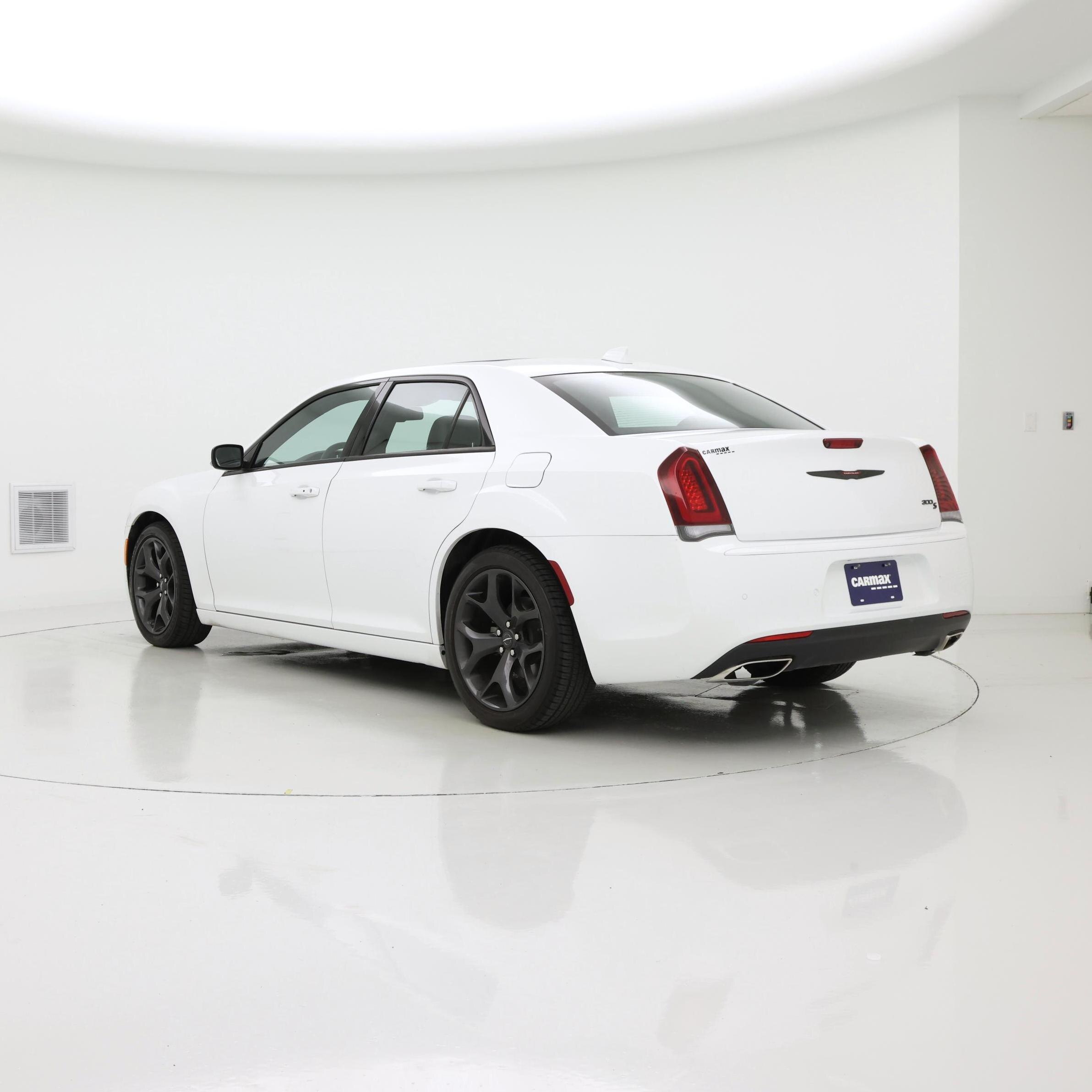 Thumbnail: 2023 Chrysler 300 - 2