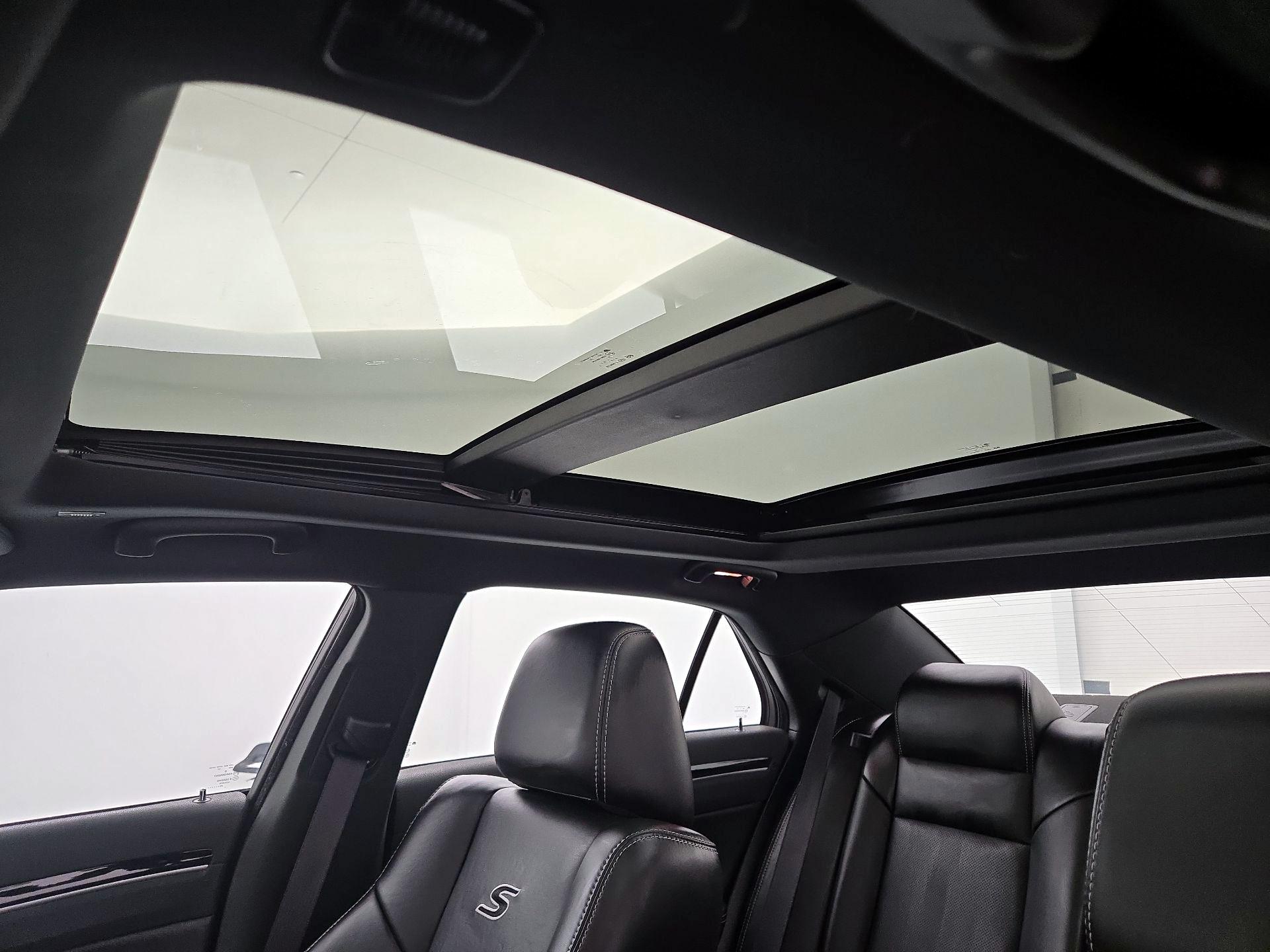 Thumbnail: 2023 Chrysler 300 - 19