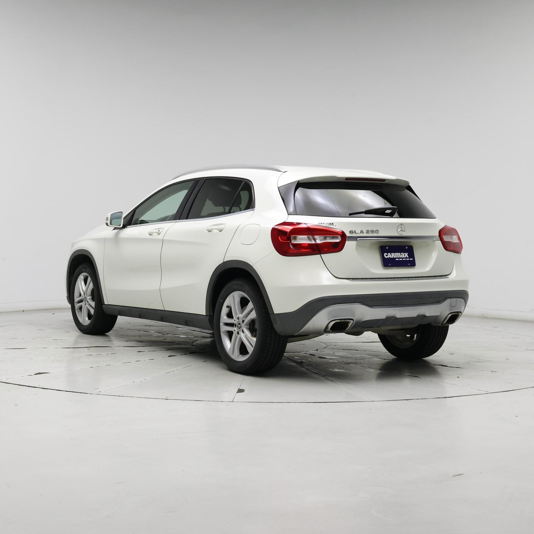 Thumbnail: 2018 Mercedes-Benz GLA - 2