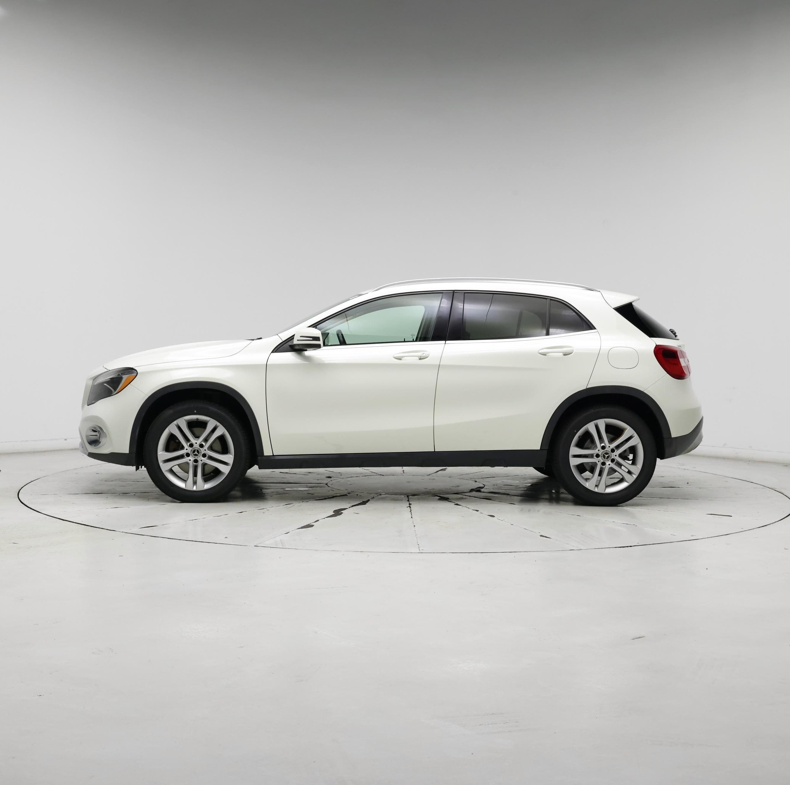 Thumbnail: 2018 Mercedes-Benz GLA - 3