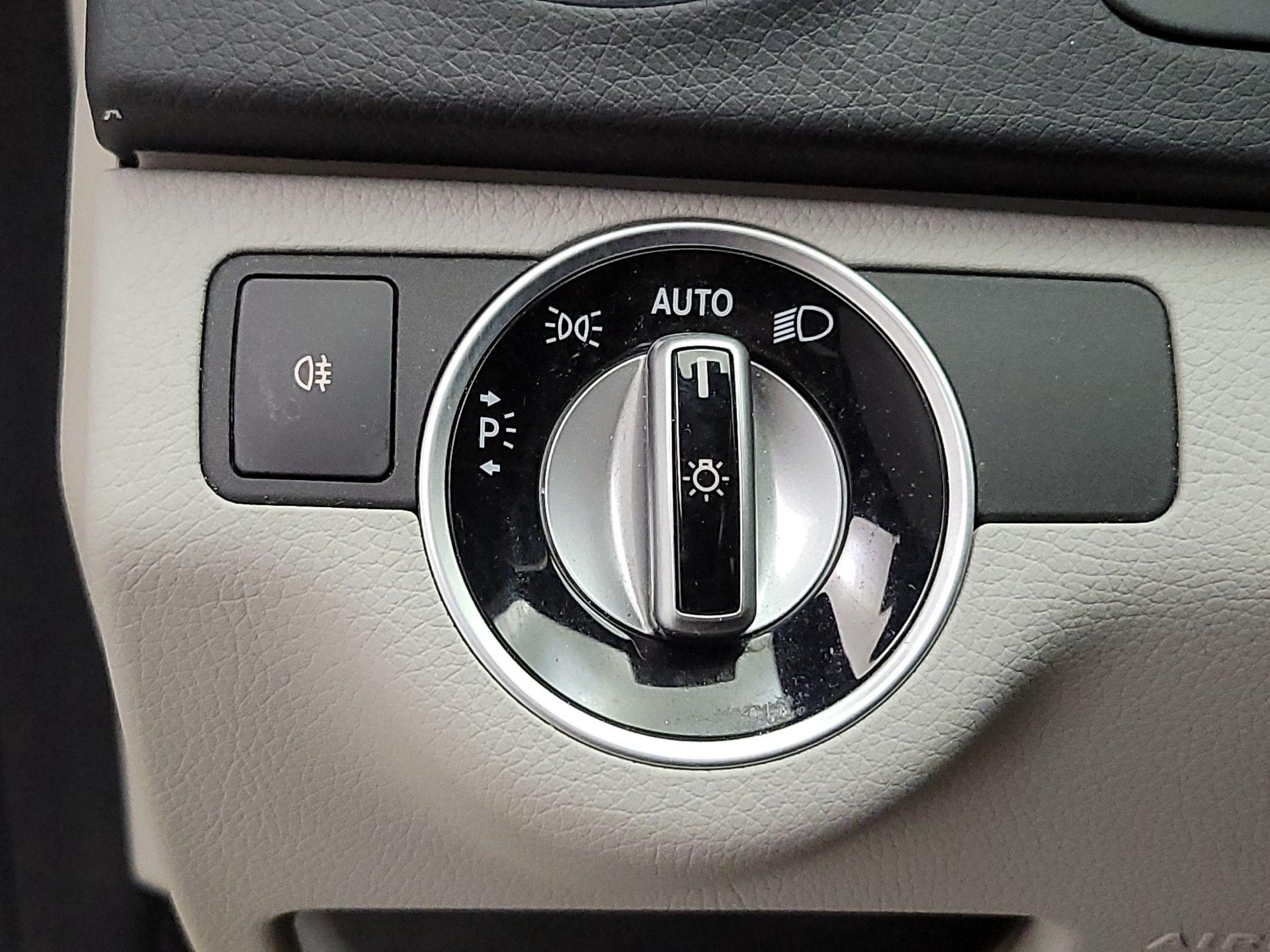 Thumbnail: 2014 Mercedes-Benz C-Class - 13