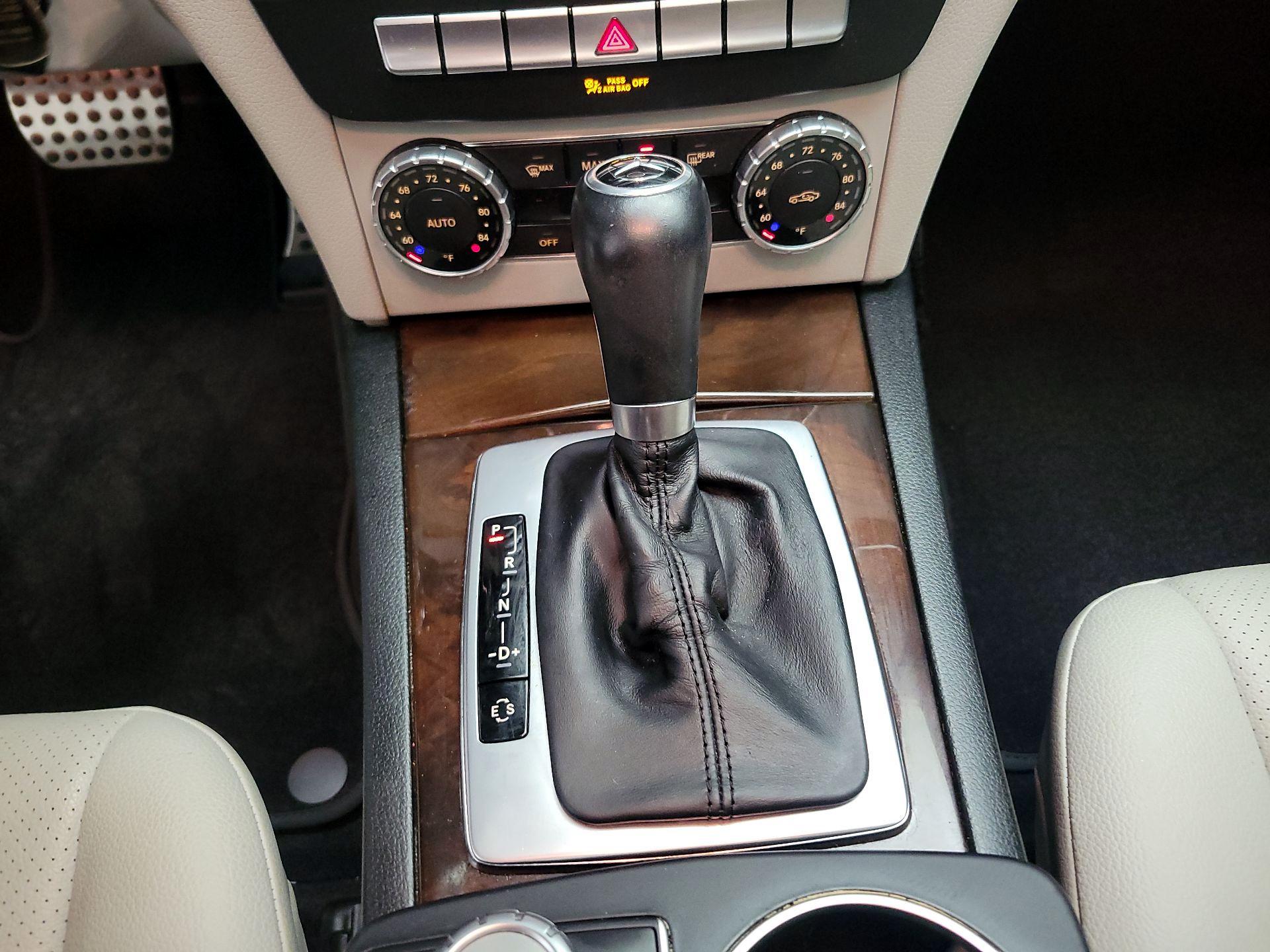 Thumbnail: 2014 Mercedes-Benz C-Class - 16