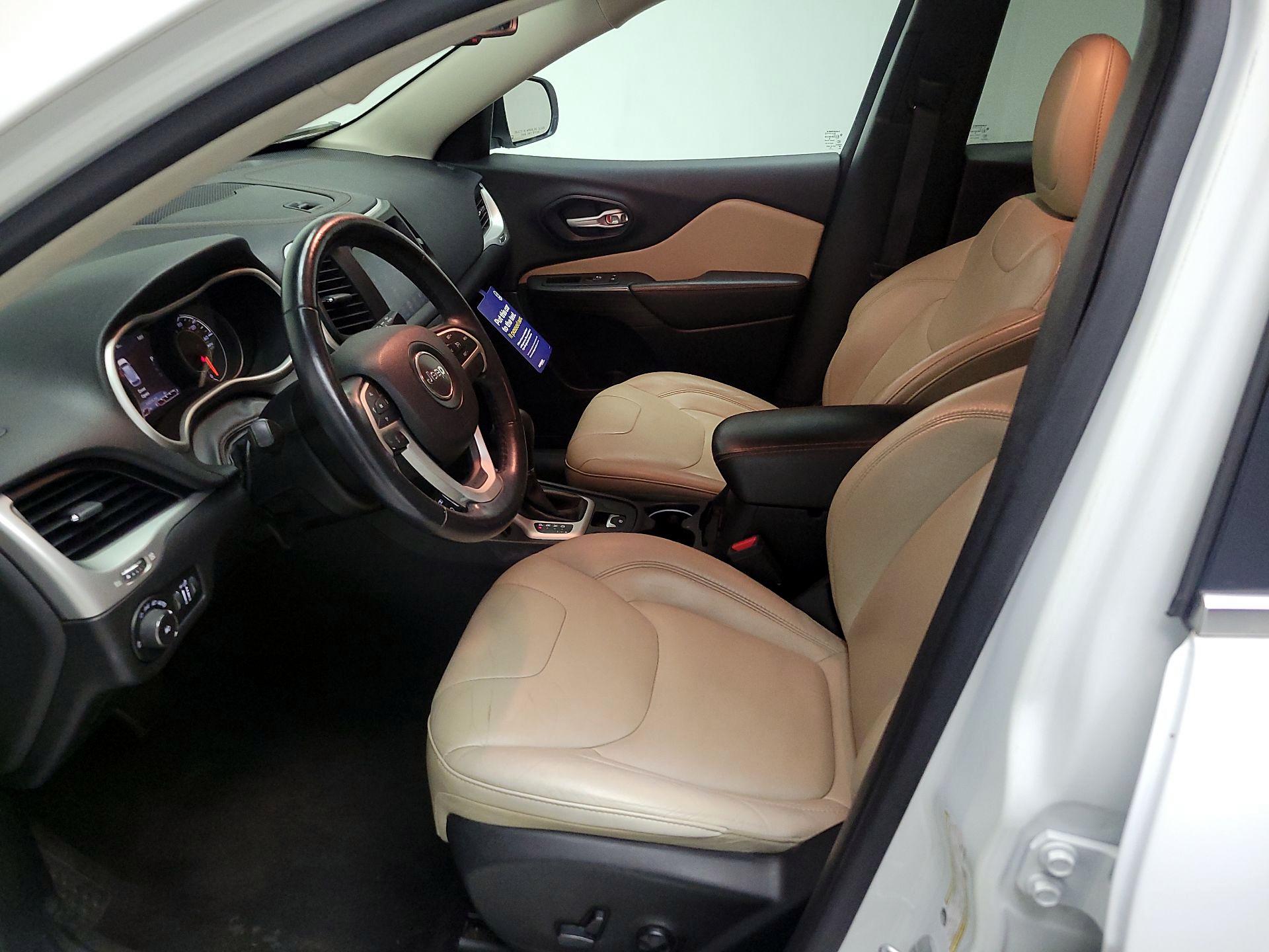 Thumbnail: 2016 Jeep Cherokee - 11