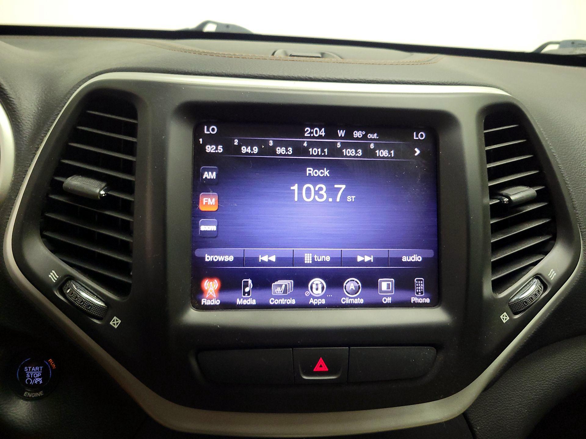 Thumbnail: 2016 Jeep Cherokee - 15