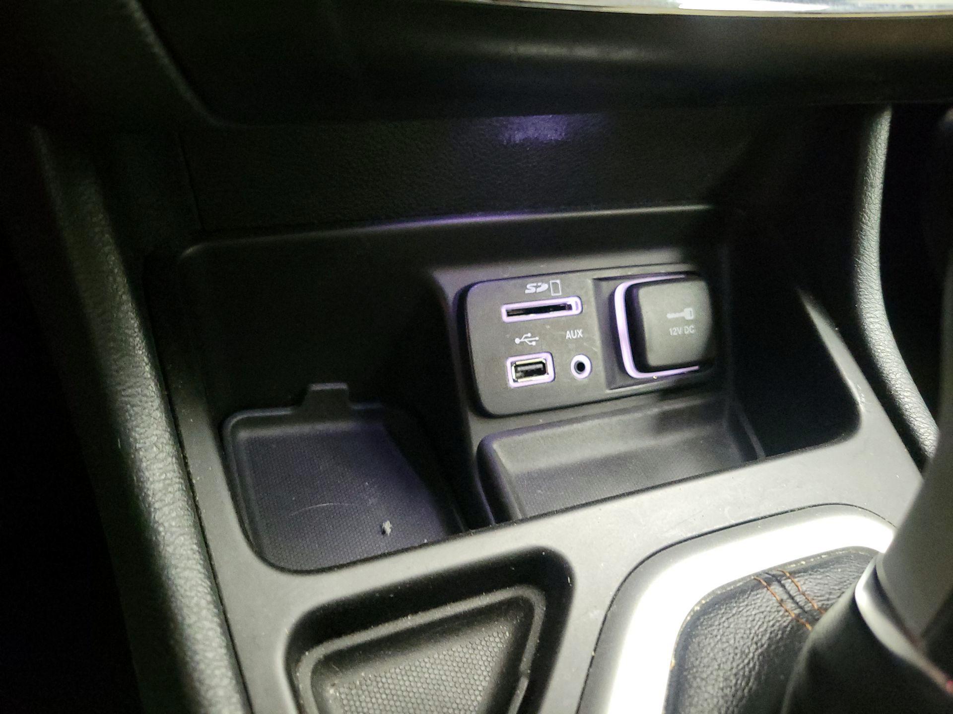 Thumbnail: 2016 Jeep Cherokee - 18