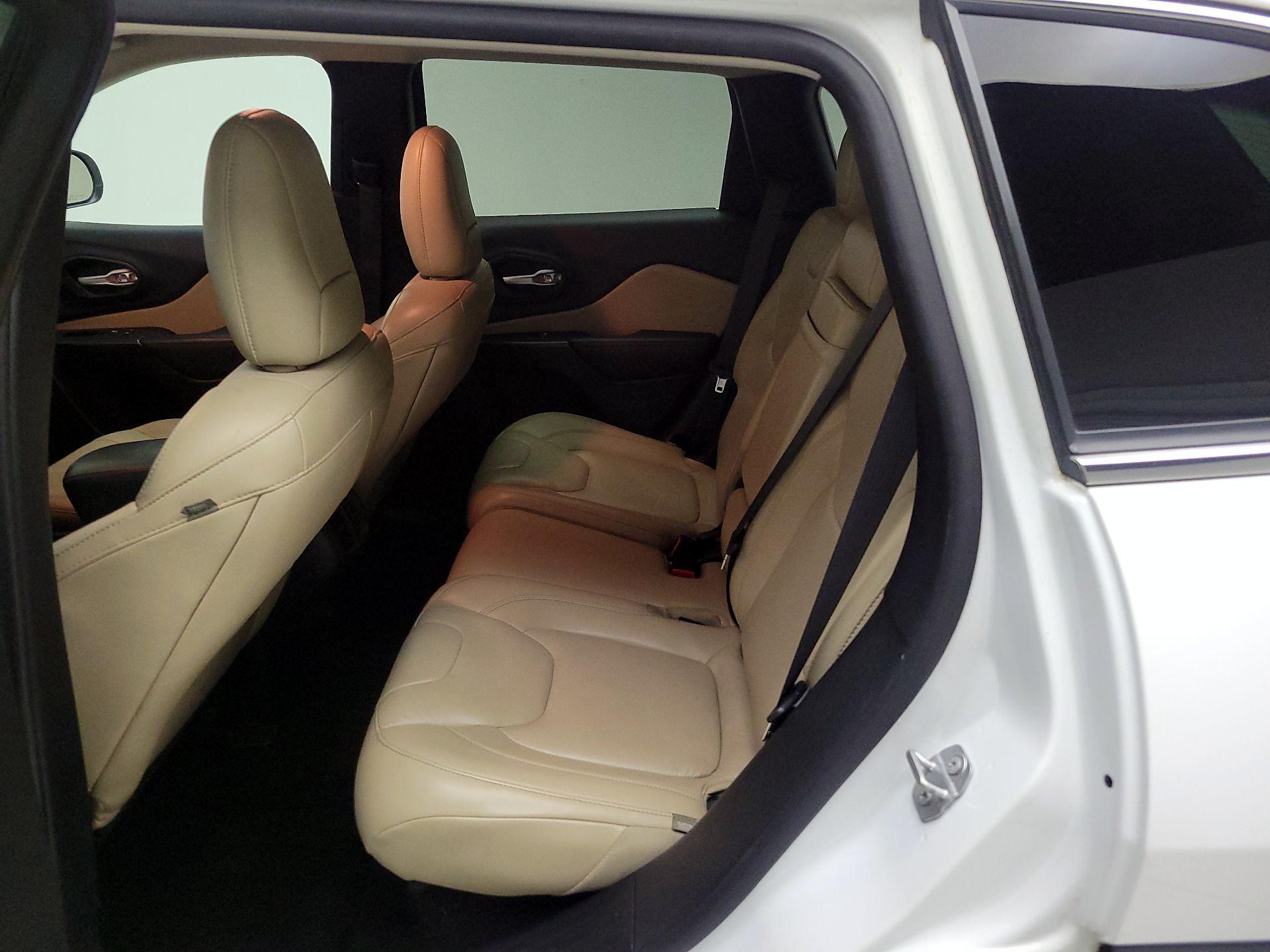 Thumbnail: 2016 Jeep Cherokee - 19