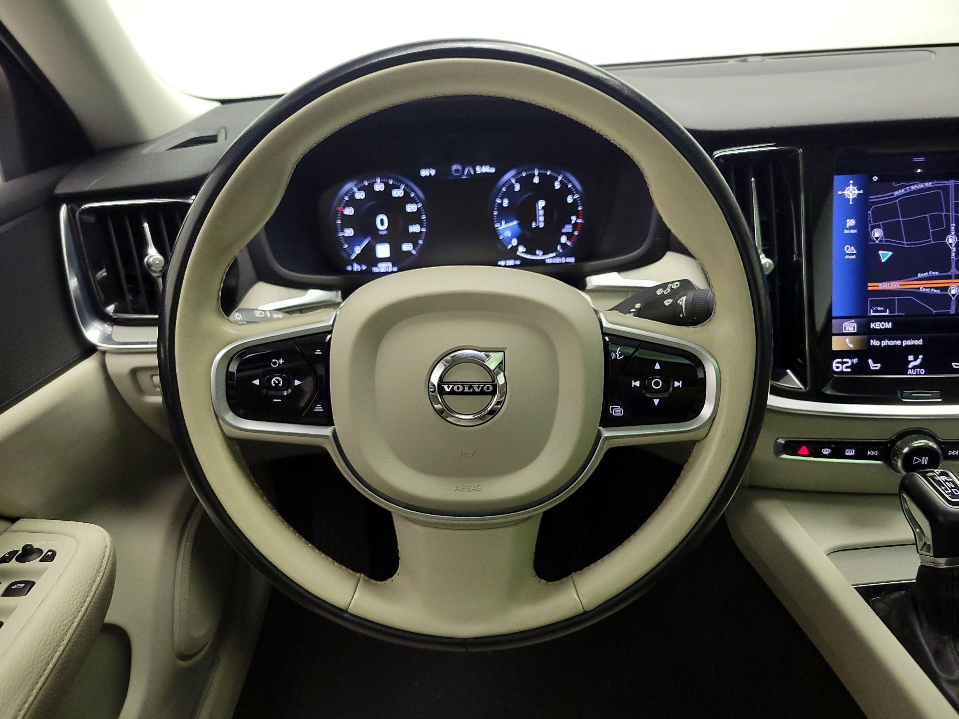 Thumbnail: 2021 Volvo S60 - 10