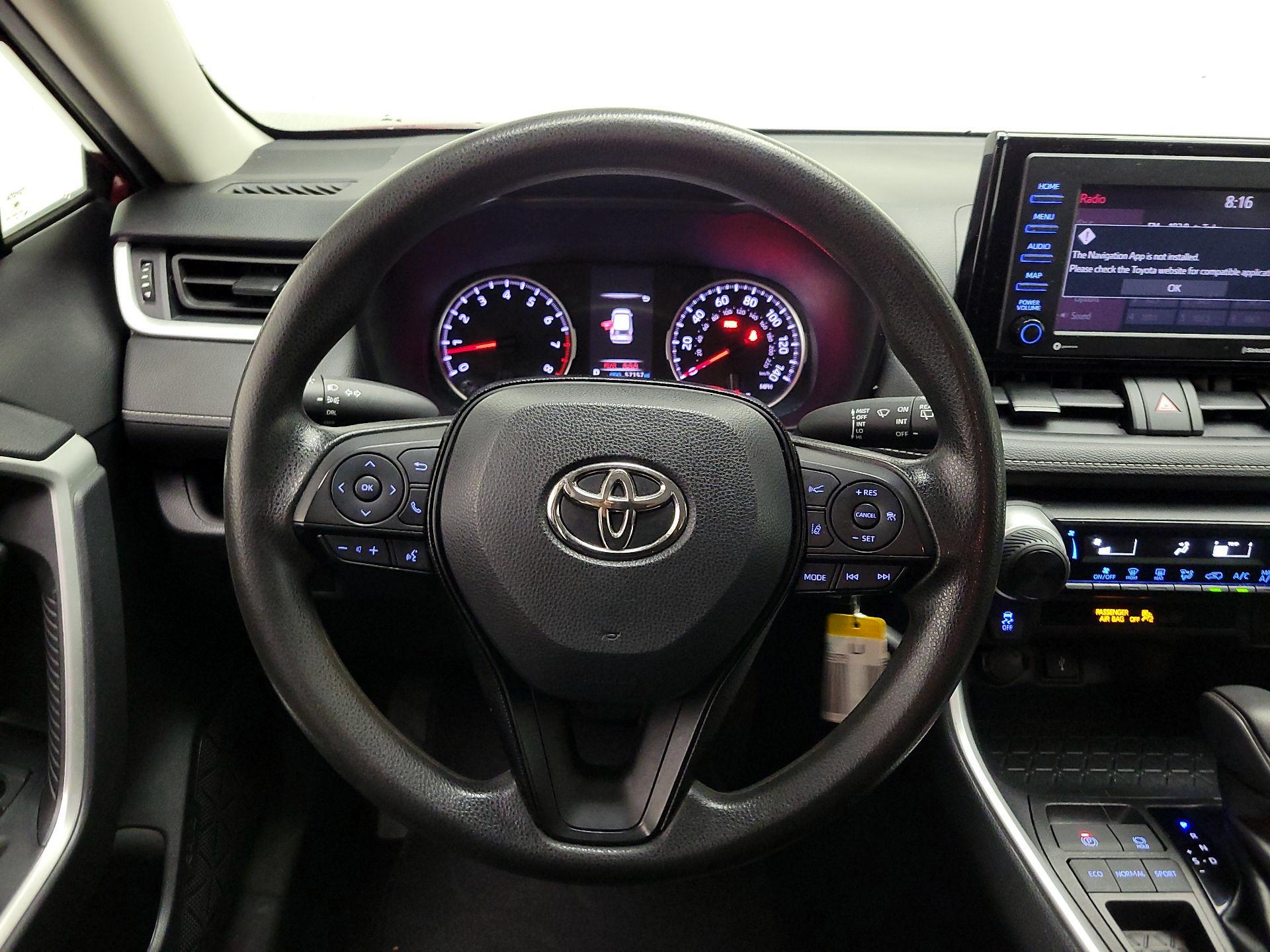 Thumbnail: 2021 Toyota RAV4 - 10