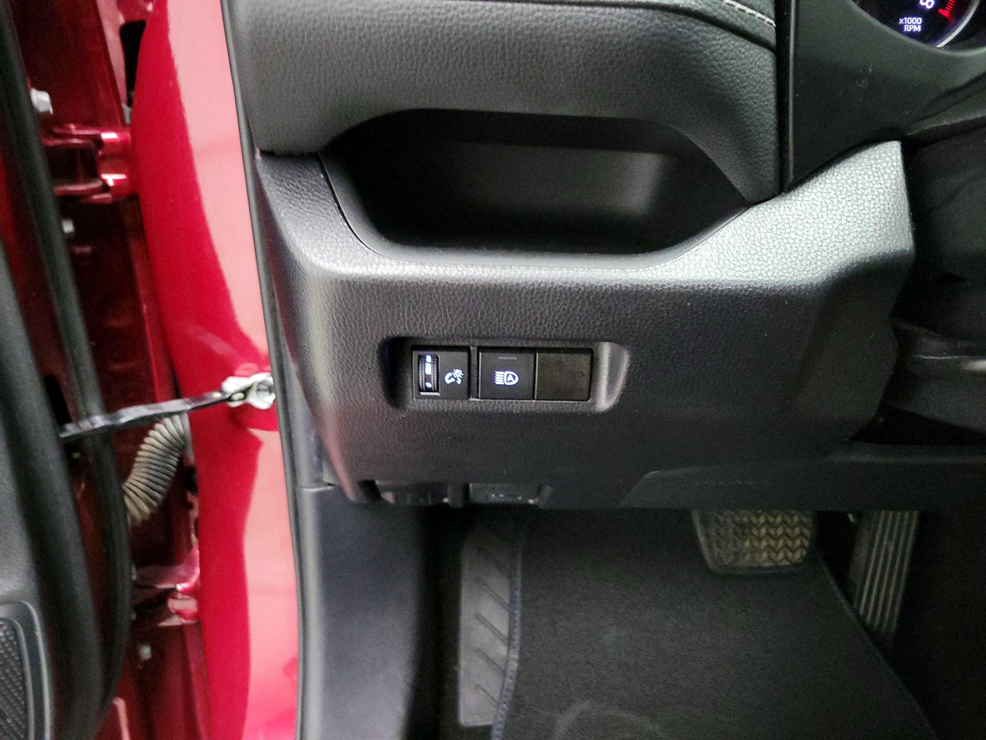 Thumbnail: 2021 Toyota RAV4 - 13