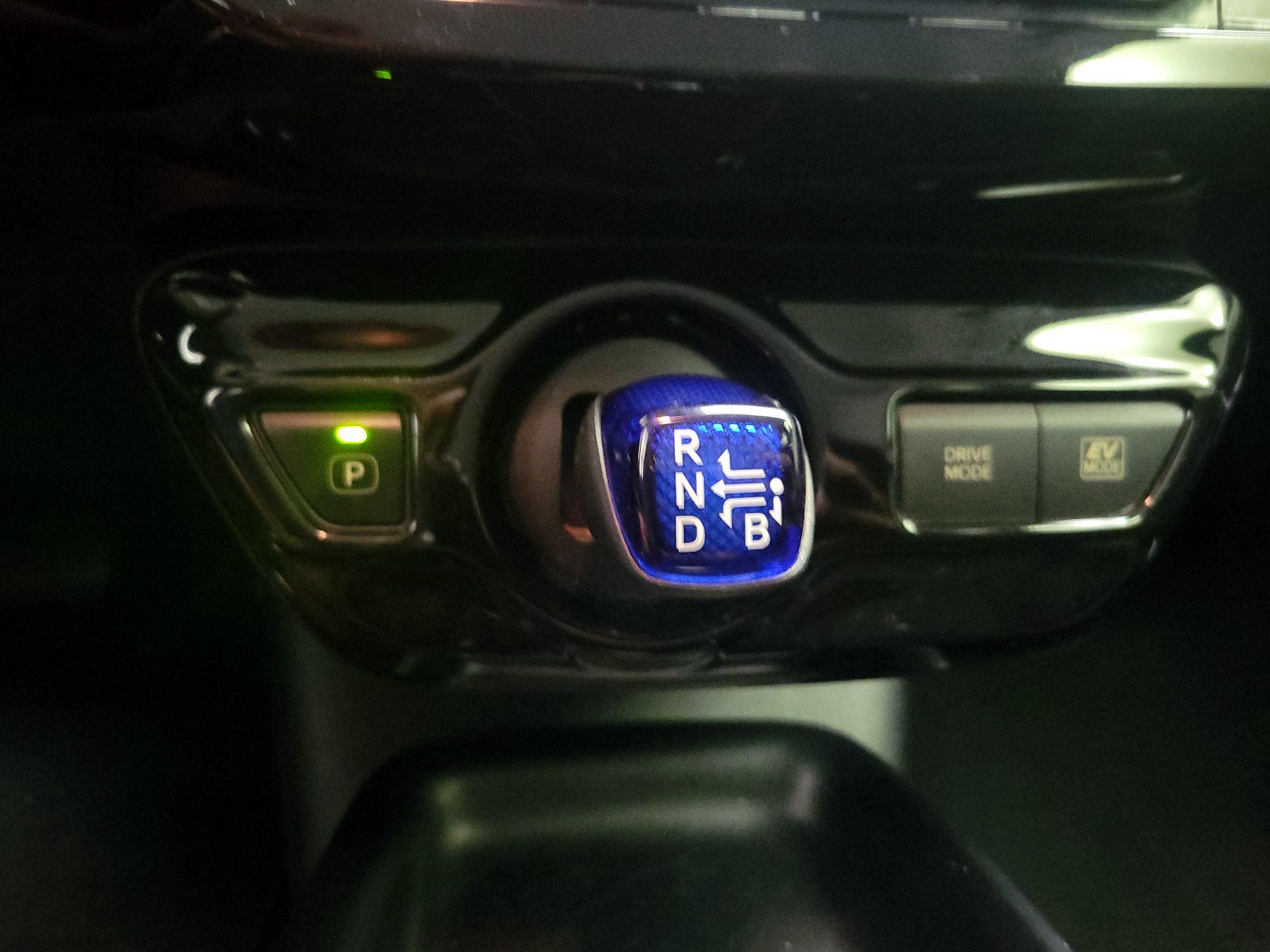Thumbnail: 2017 Toyota Prius - 17