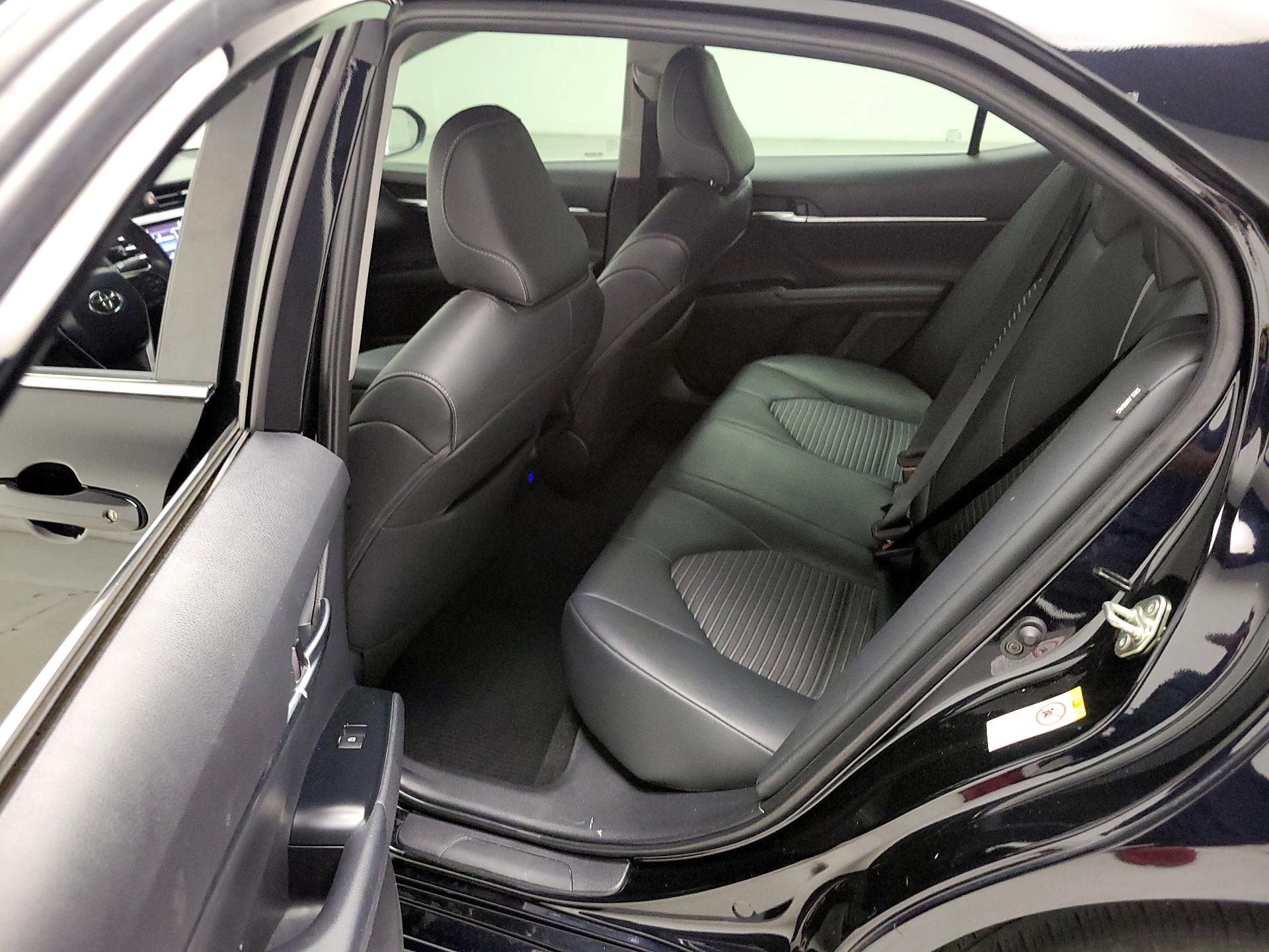 Thumbnail: 2018 Toyota Camry - 18