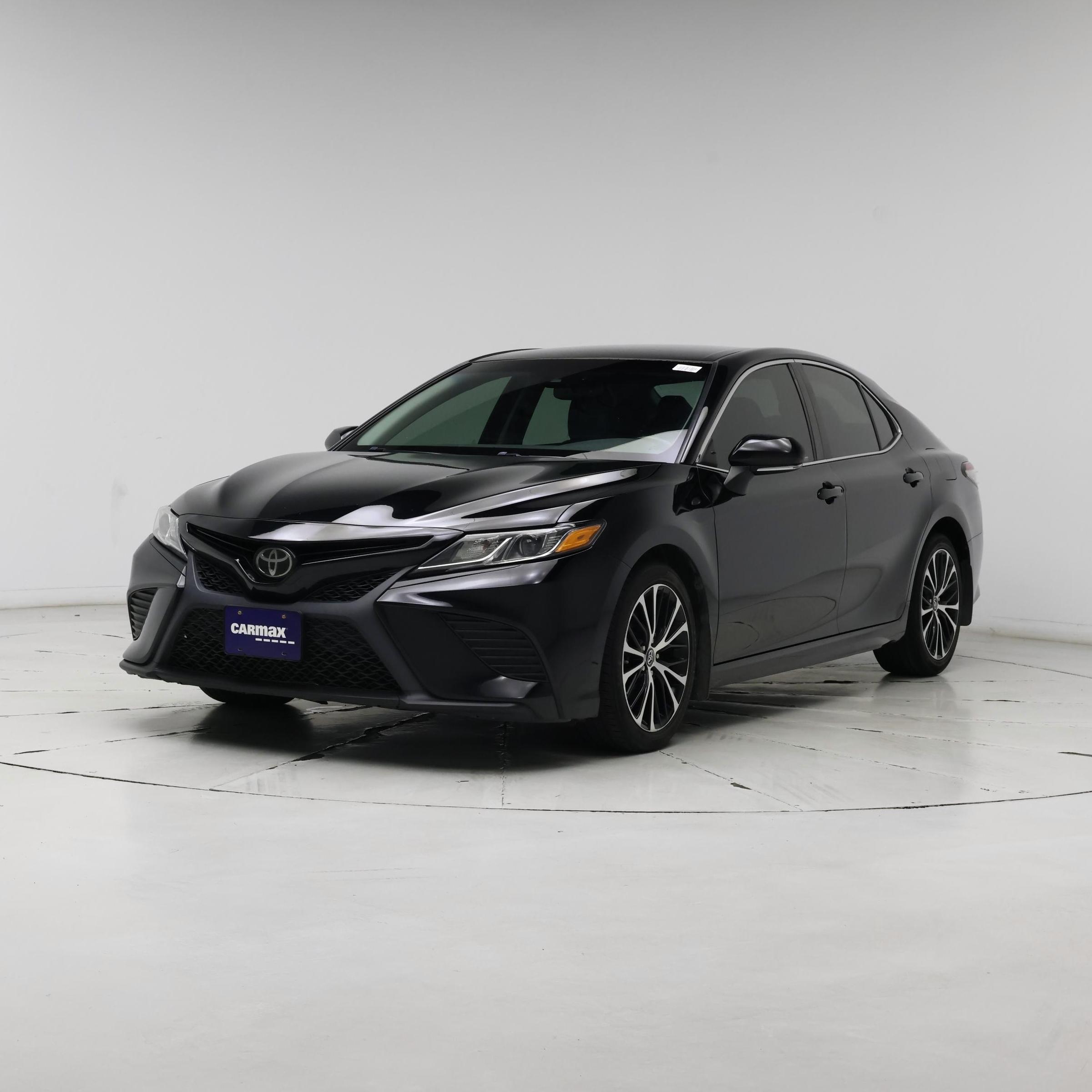 Thumbnail: 2018 Toyota Camry - 4