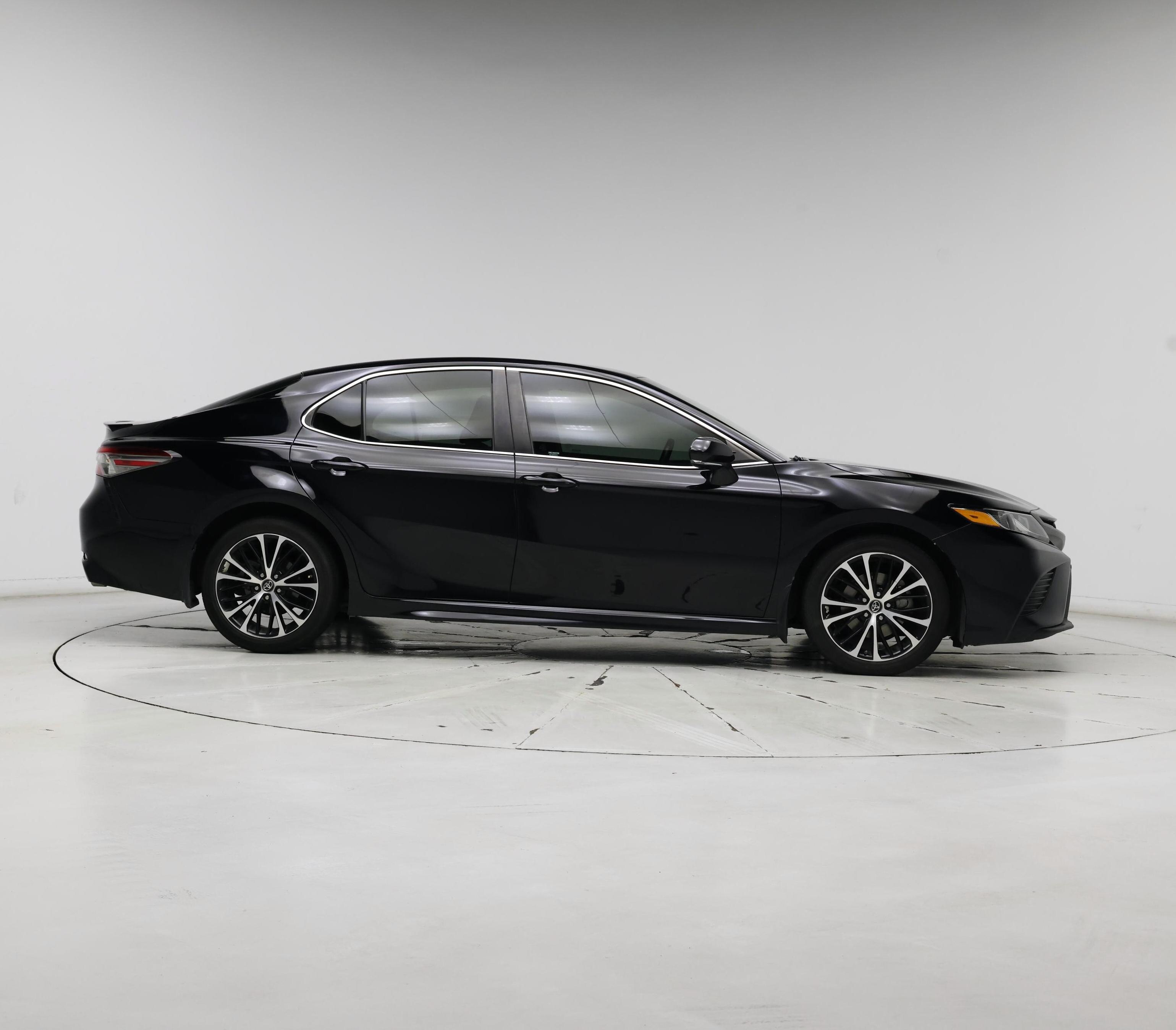 Thumbnail: 2018 Toyota Camry - 7