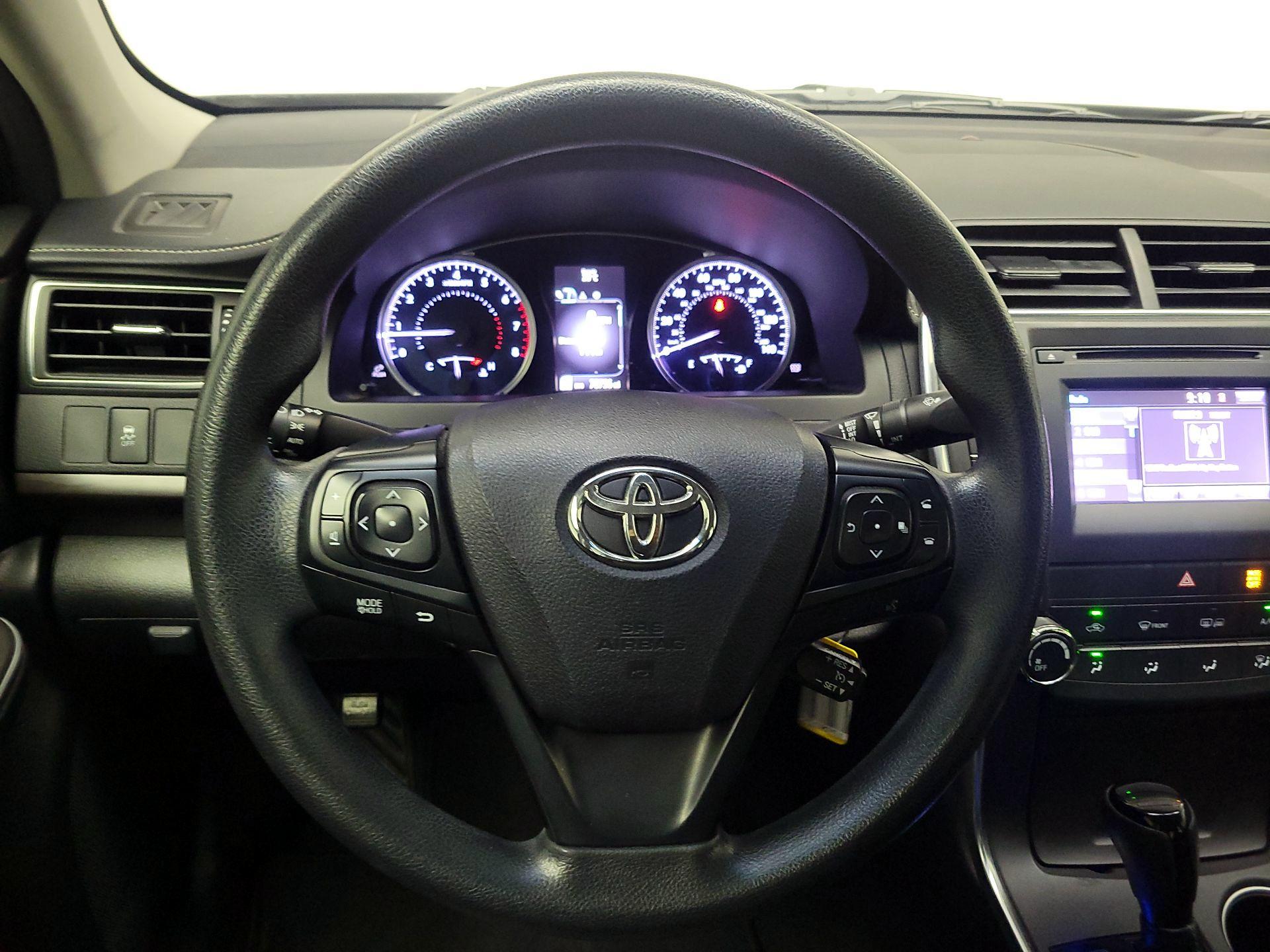 Thumbnail: 2017 Toyota Camry - 10