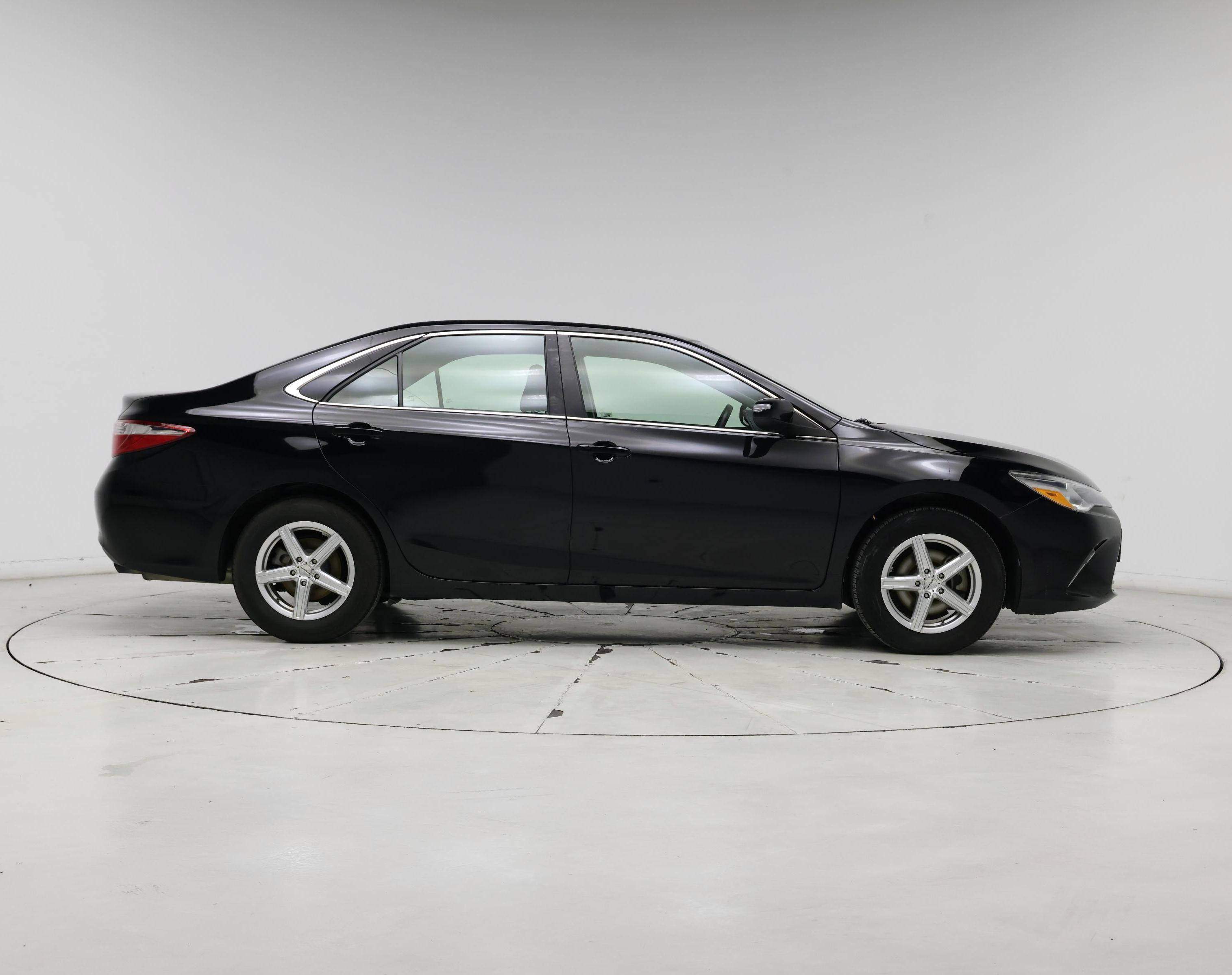 Thumbnail: 2017 Toyota Camry - 7