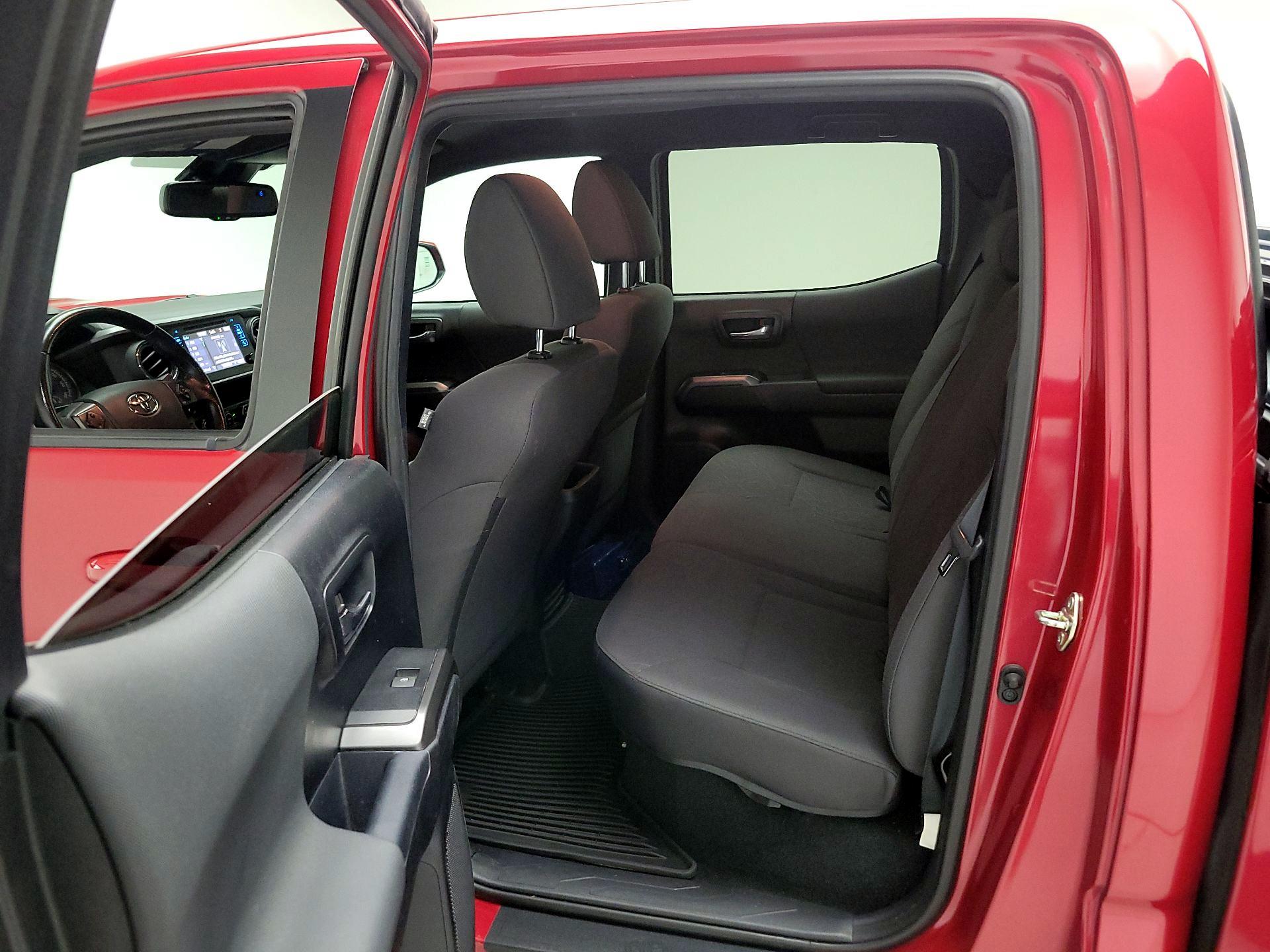 Thumbnail: 2018 Toyota Tacoma - 20