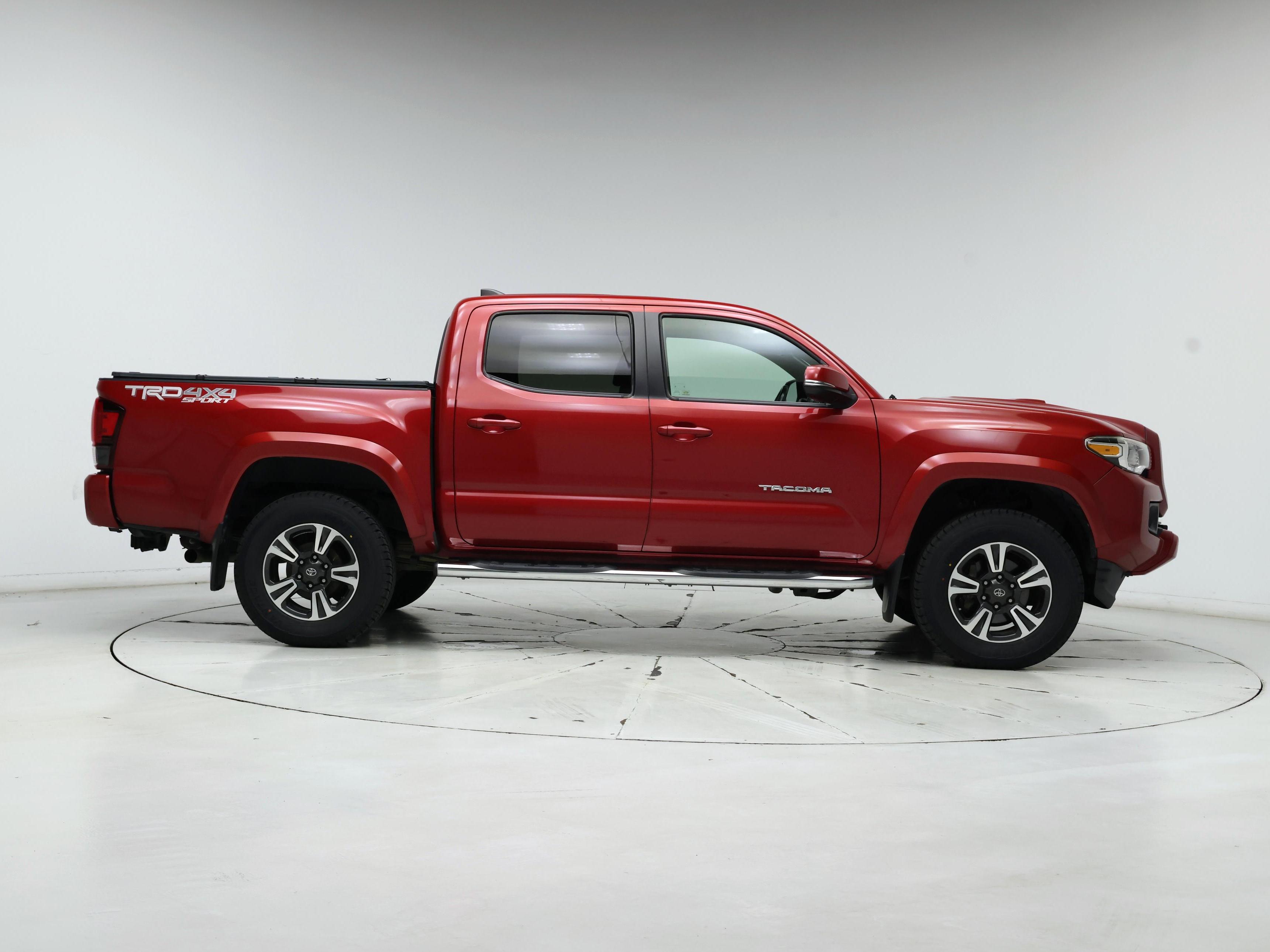 Thumbnail: 2018 Toyota Tacoma - 7