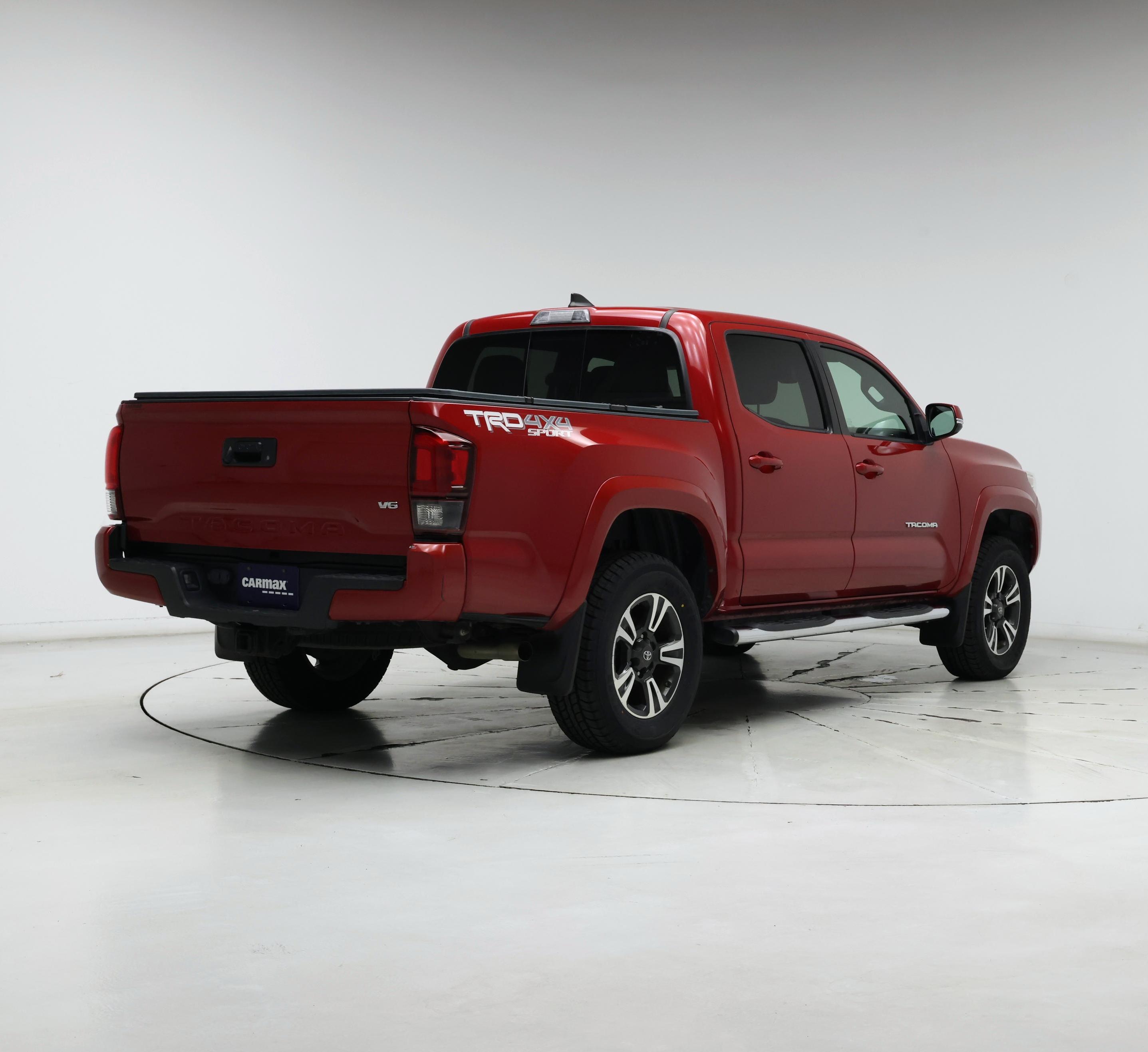 Thumbnail: 2018 Toyota Tacoma - 8