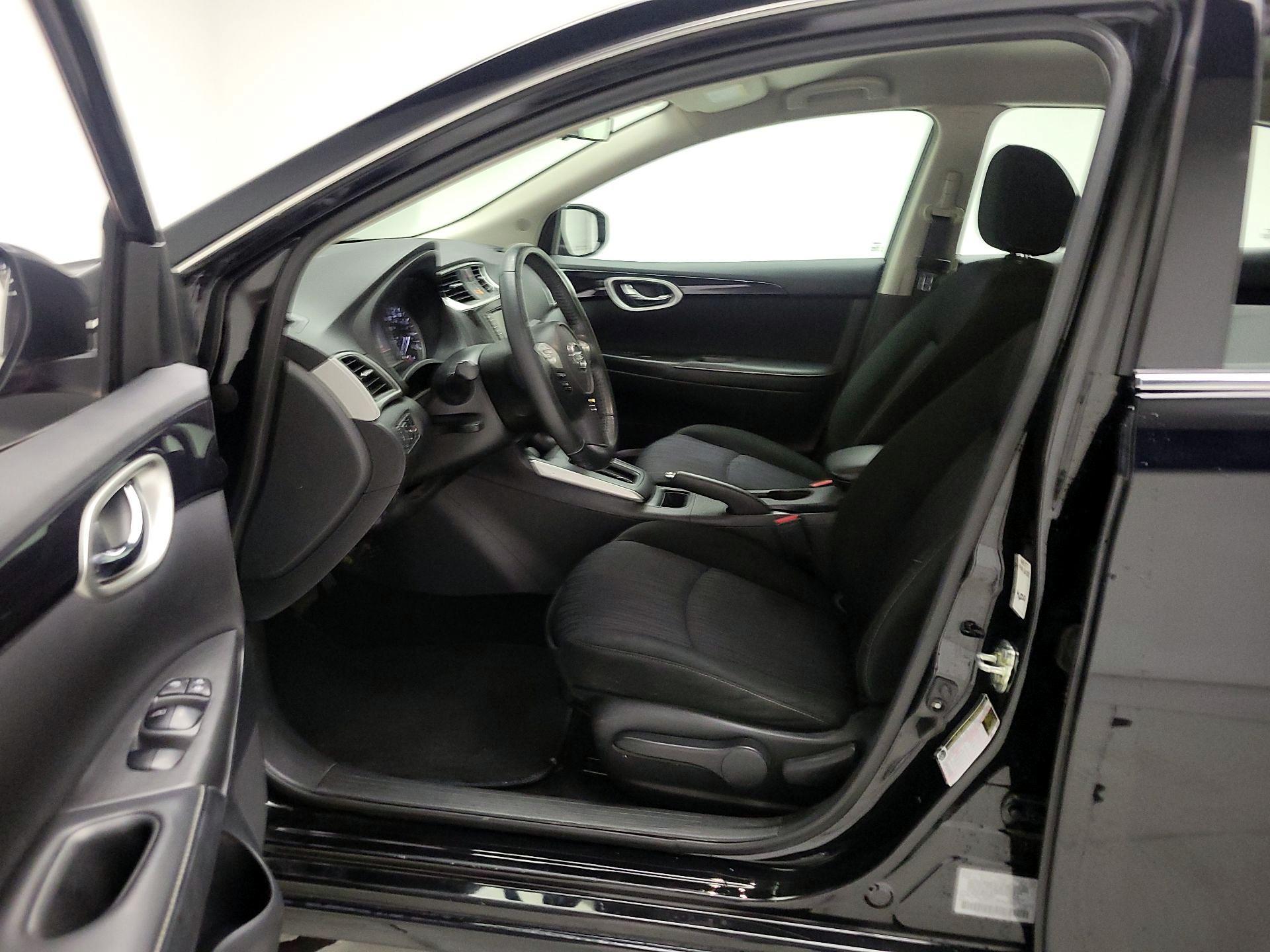 Thumbnail: 2019 Nissan Sentra - 11