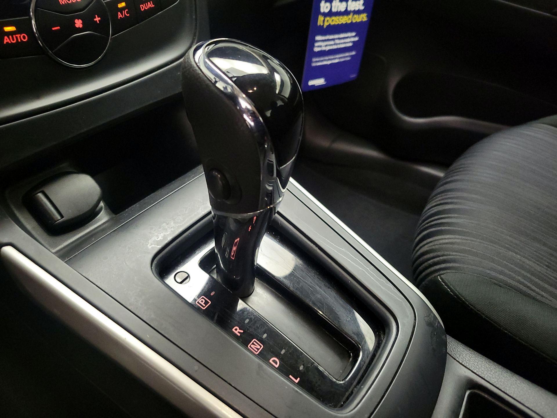 Thumbnail: 2019 Nissan Sentra - 17
