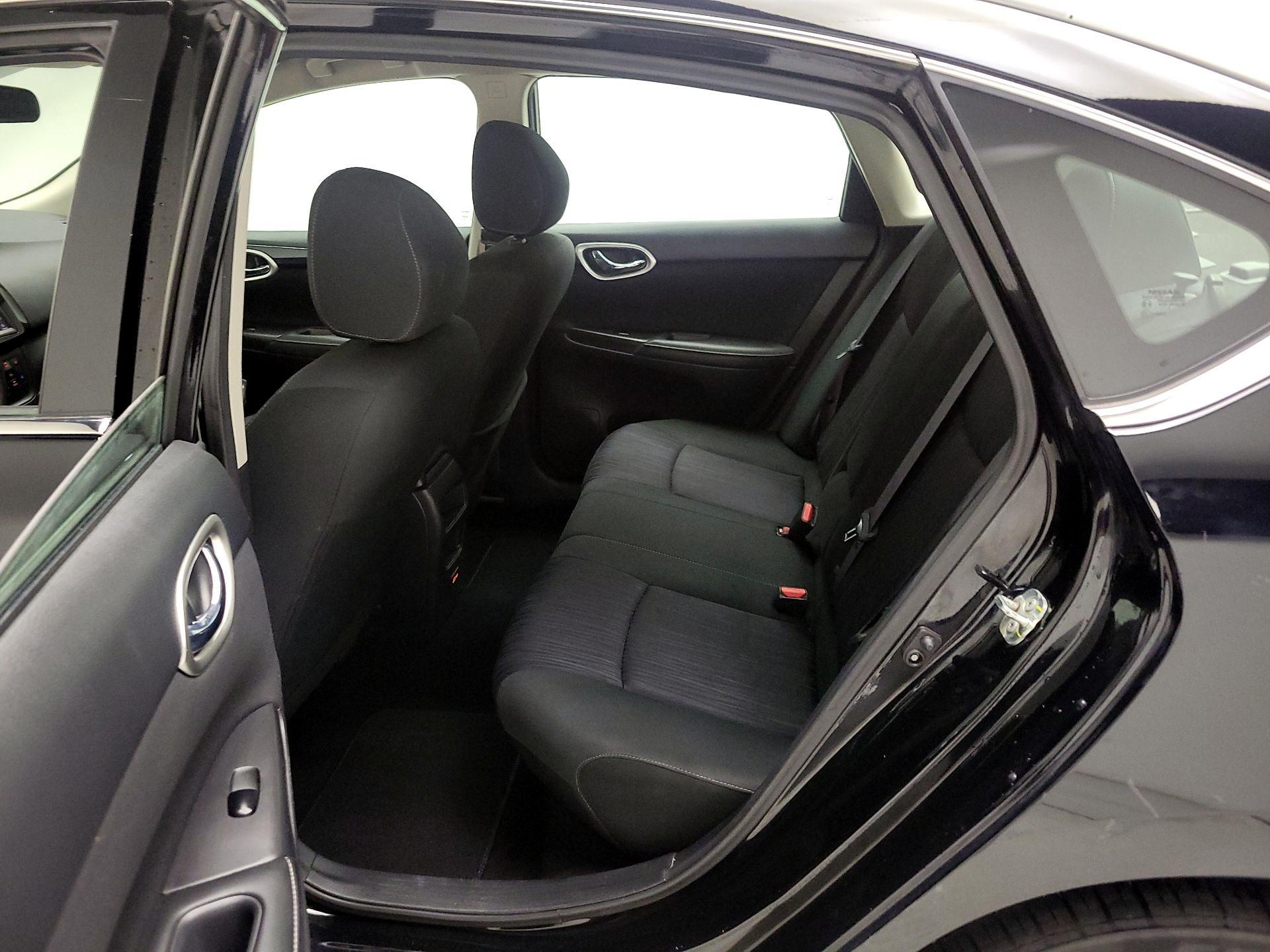 Thumbnail: 2019 Nissan Sentra - 18