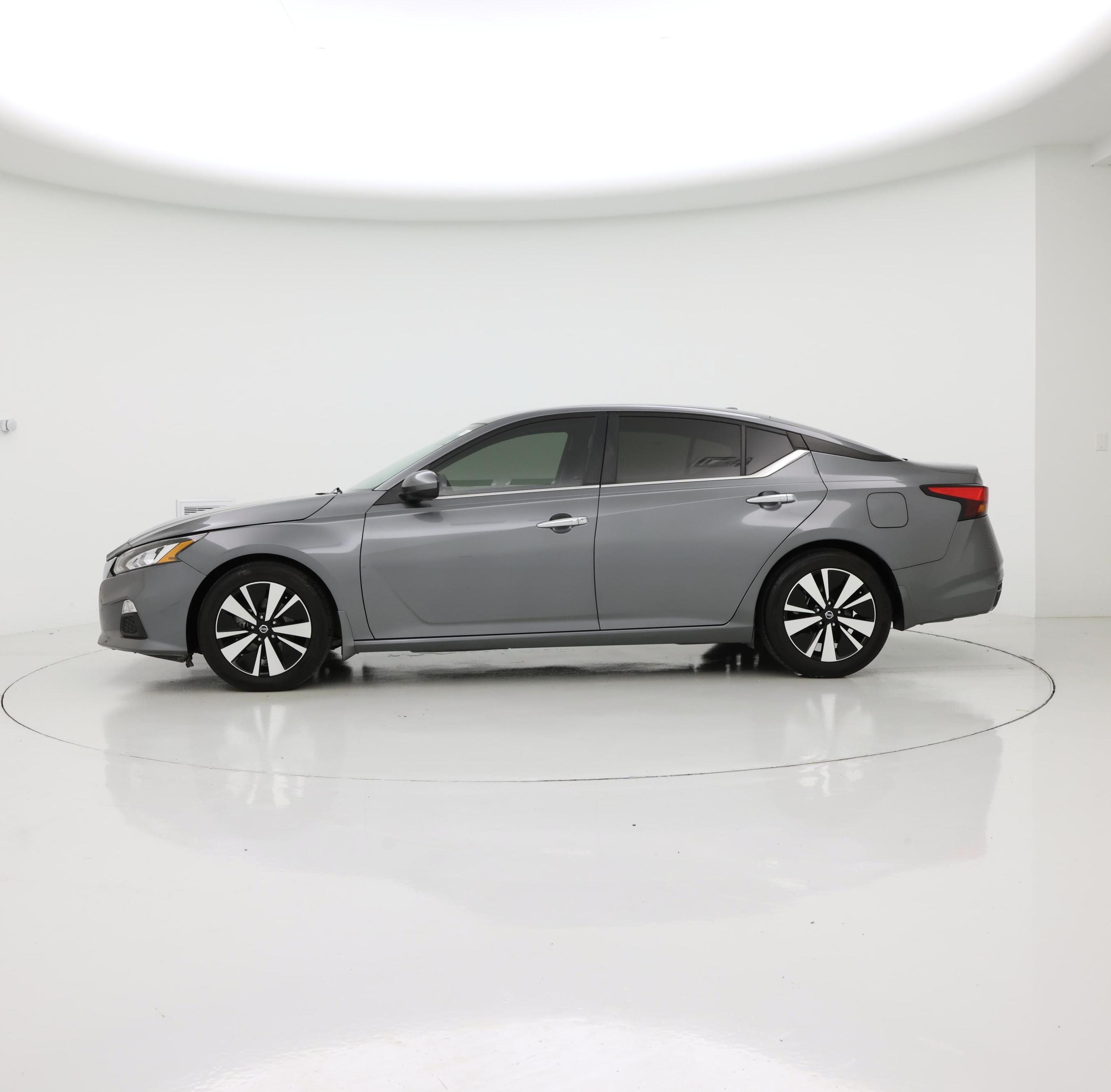 Thumbnail: 2021 Nissan Altima - 3