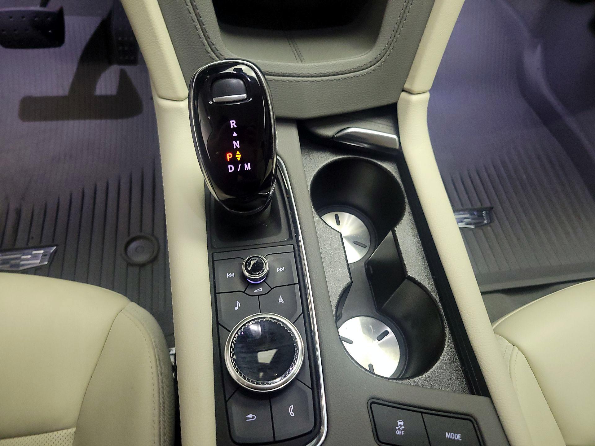 Thumbnail: 2023 Cadillac XT6 - 17