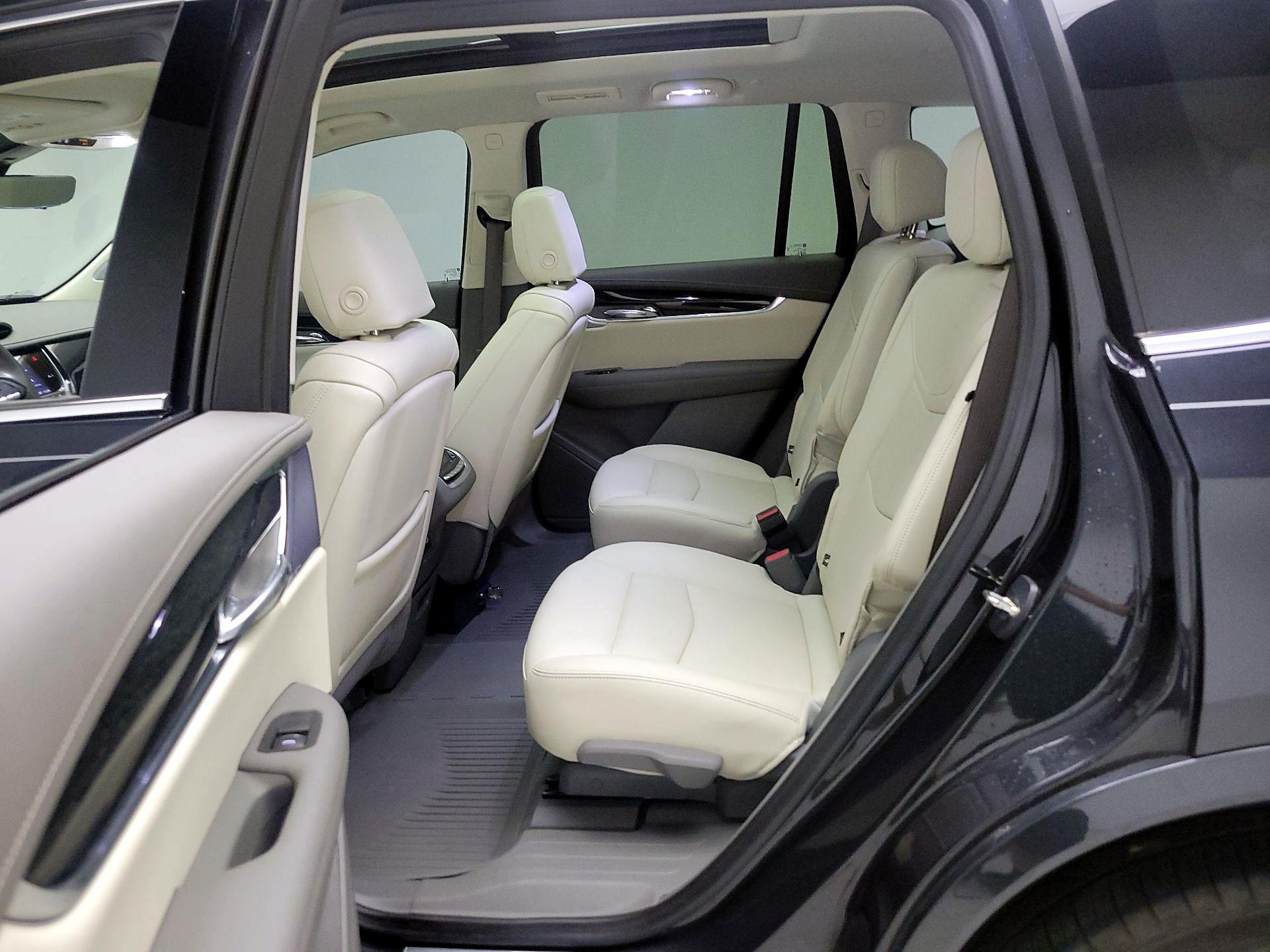 Thumbnail: 2023 Cadillac XT6 - 20