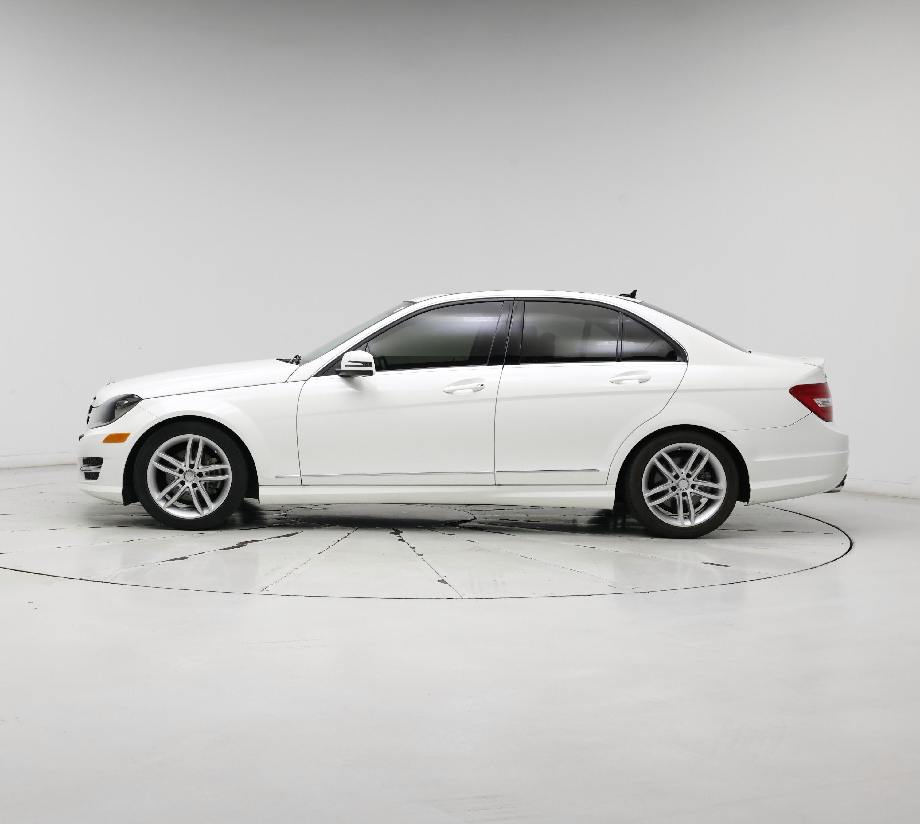 Thumbnail: 2014 Mercedes-Benz C-Class - 3