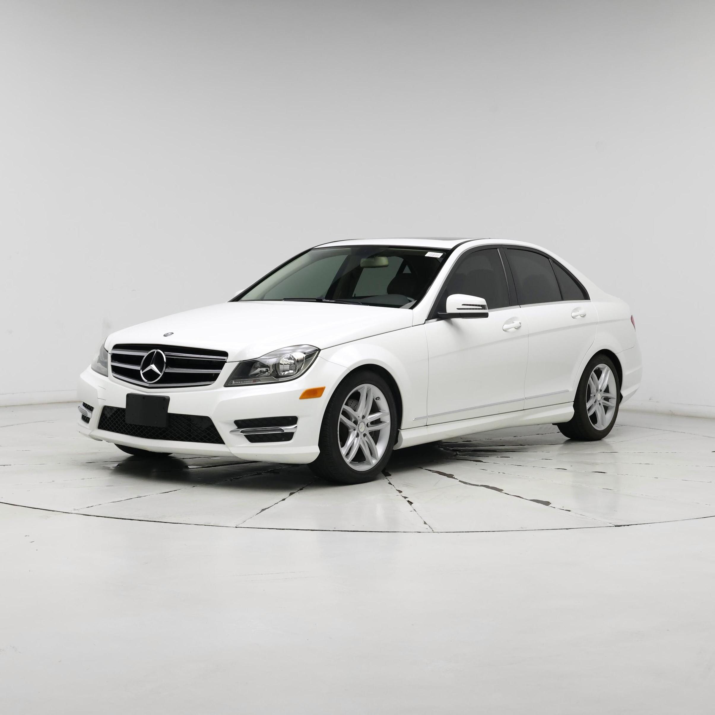 Thumbnail: 2014 Mercedes-Benz C-Class - 4