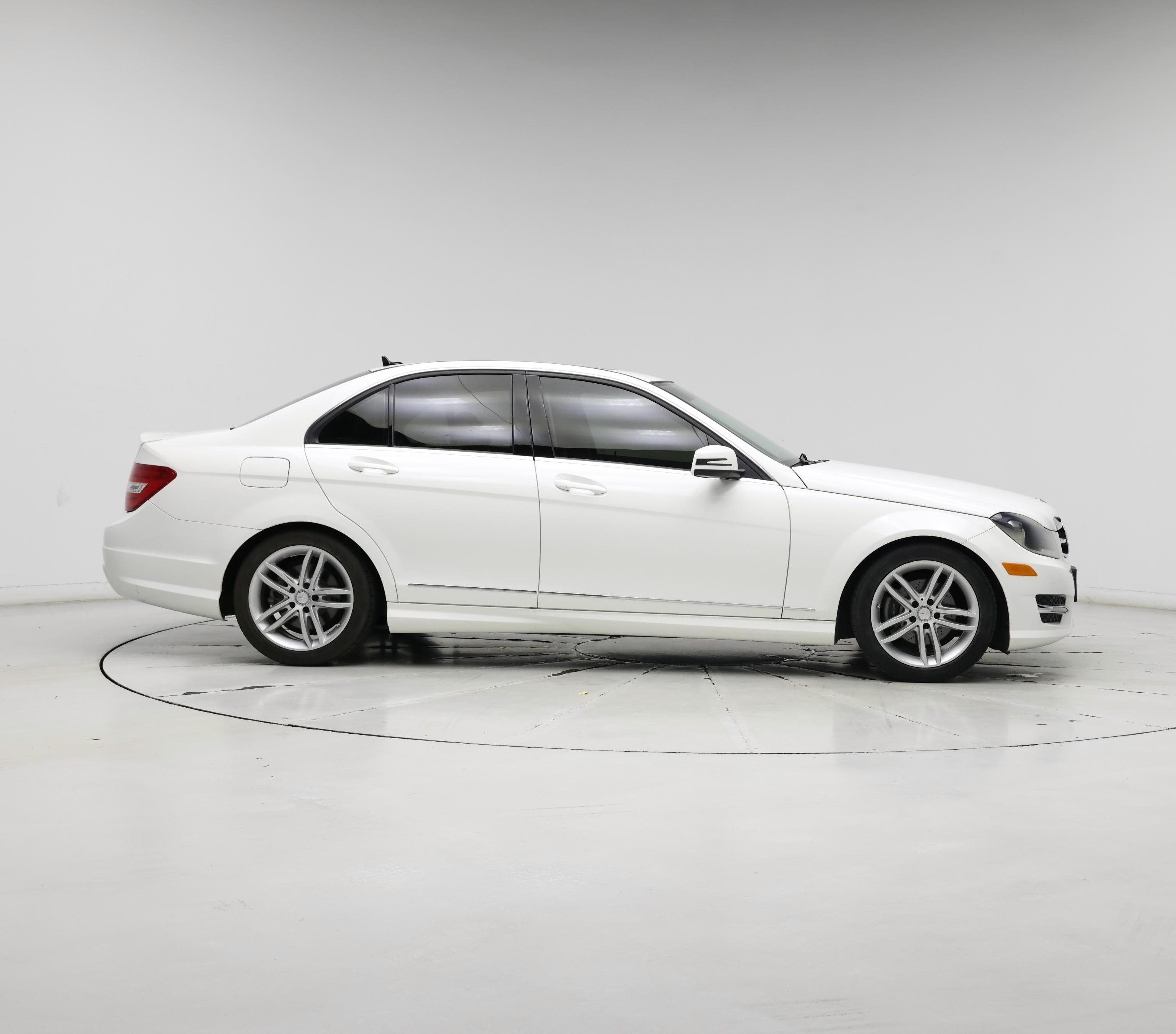 Thumbnail: 2014 Mercedes-Benz C-Class - 7