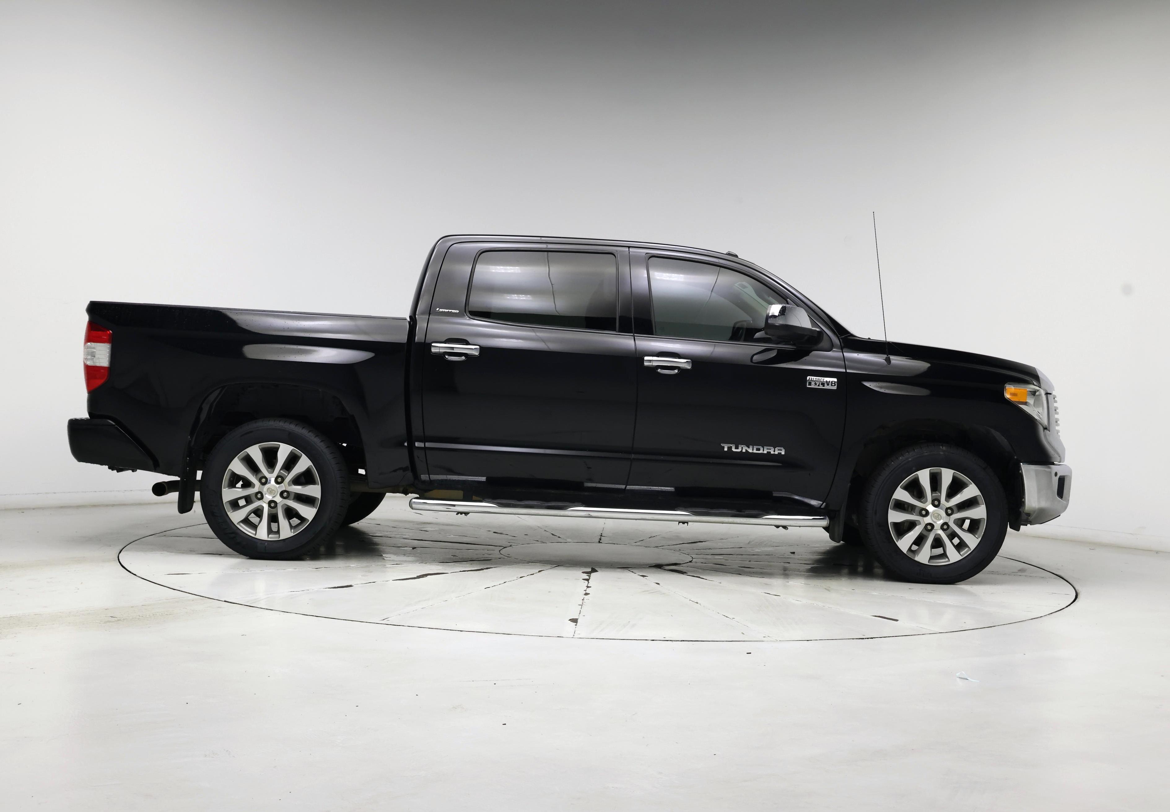 Thumbnail: 2017 Toyota Tundra - 7