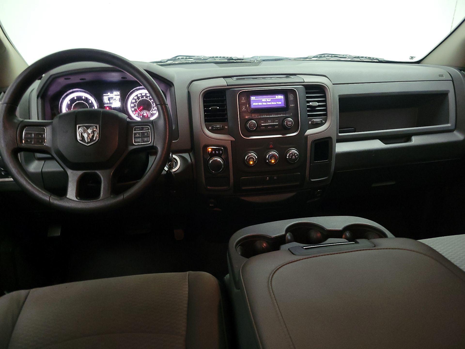 Thumbnail: 2019 RAM 1500 Classic - 9
