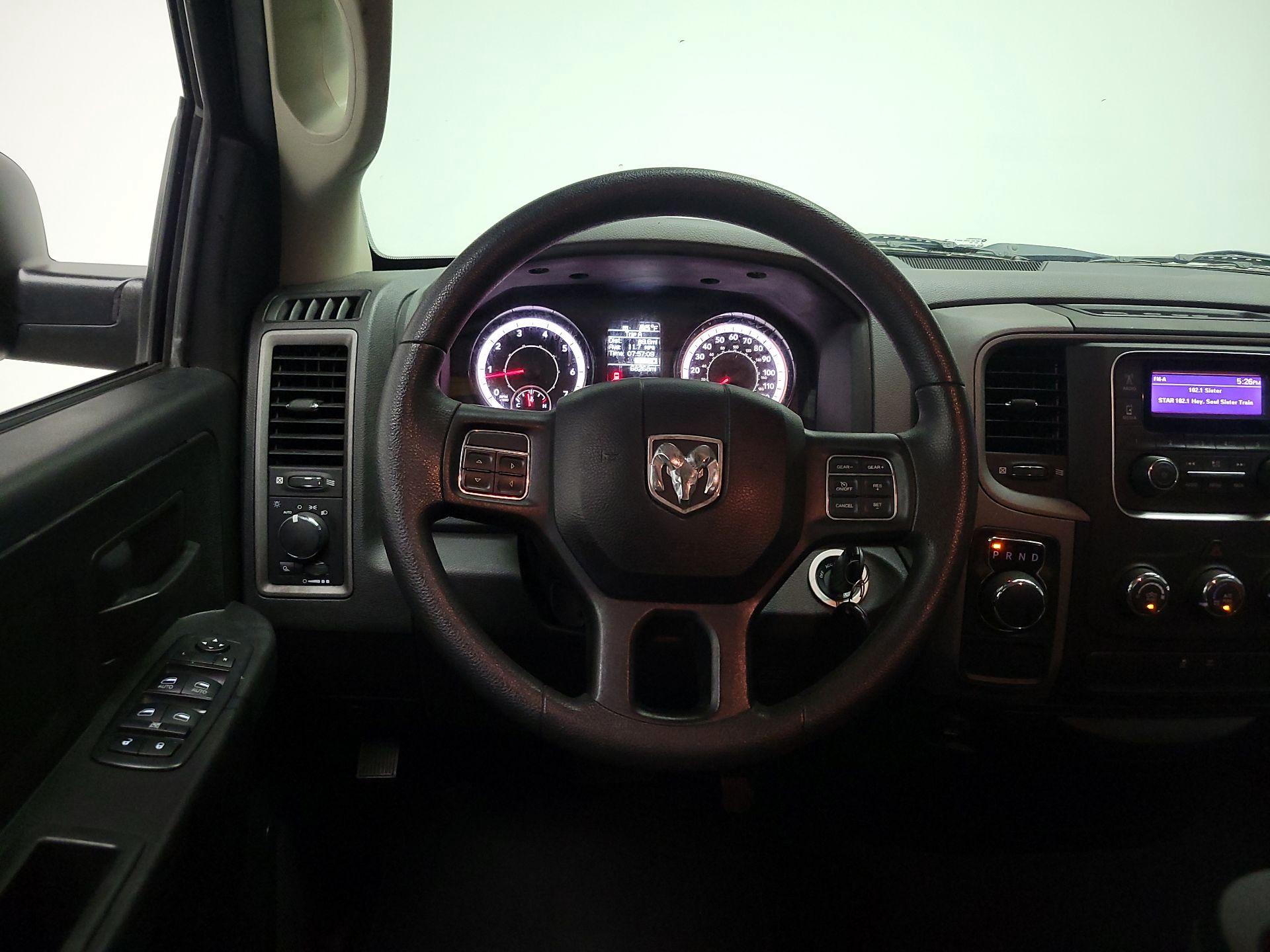 Thumbnail: 2019 RAM 1500 Classic - 10