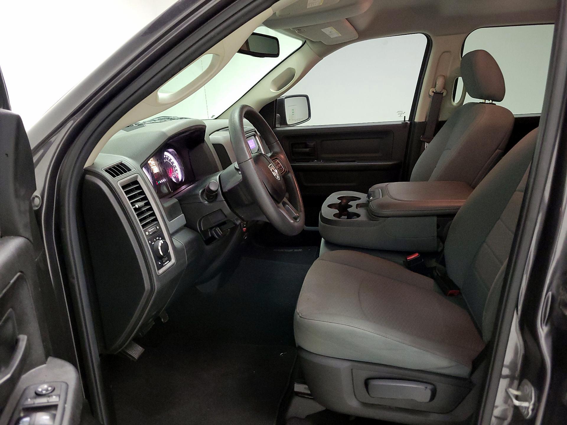 Thumbnail: 2019 RAM 1500 Classic - 11