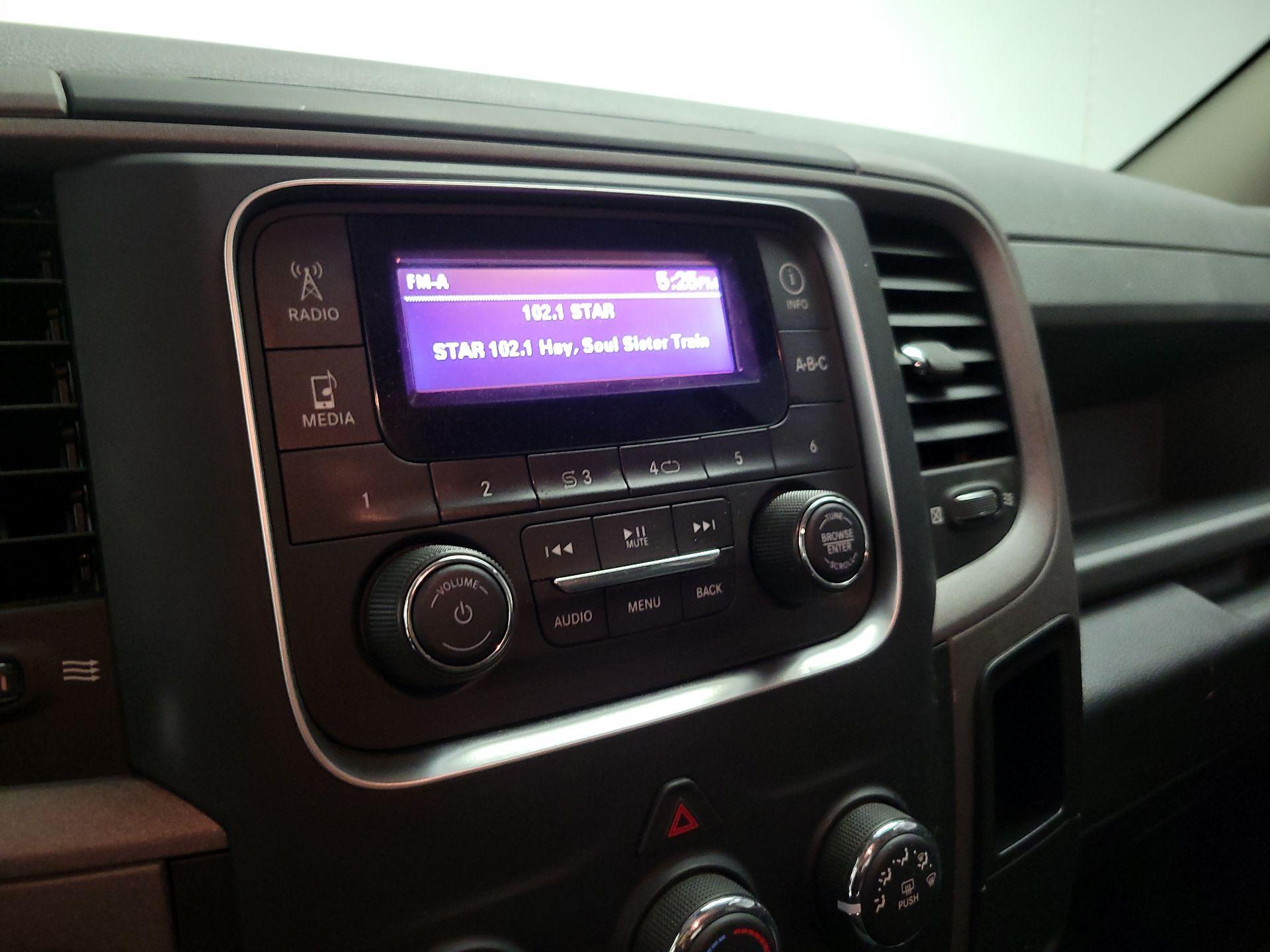 Thumbnail: 2019 RAM 1500 Classic - 14