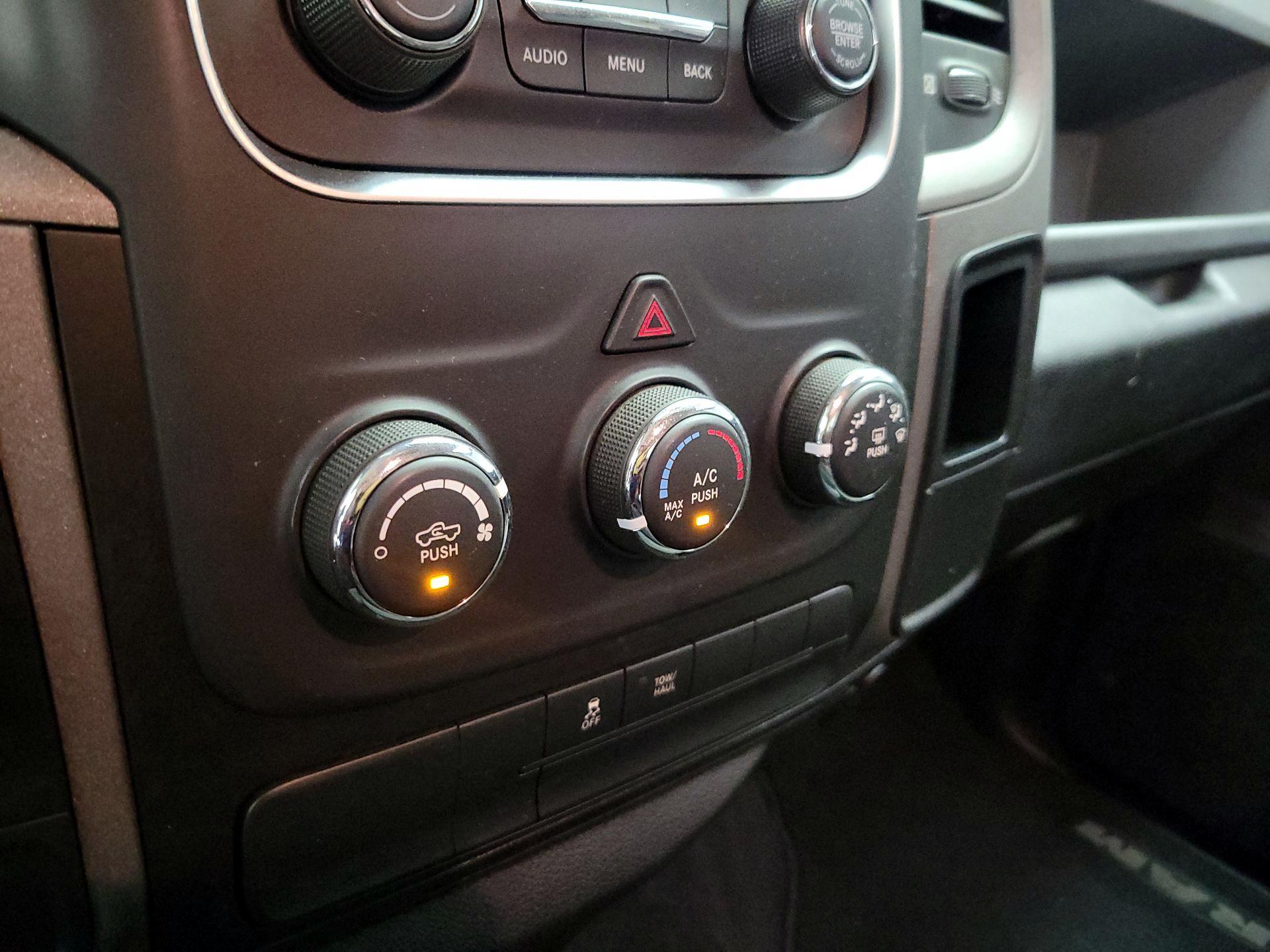Thumbnail: 2019 RAM 1500 Classic - 15