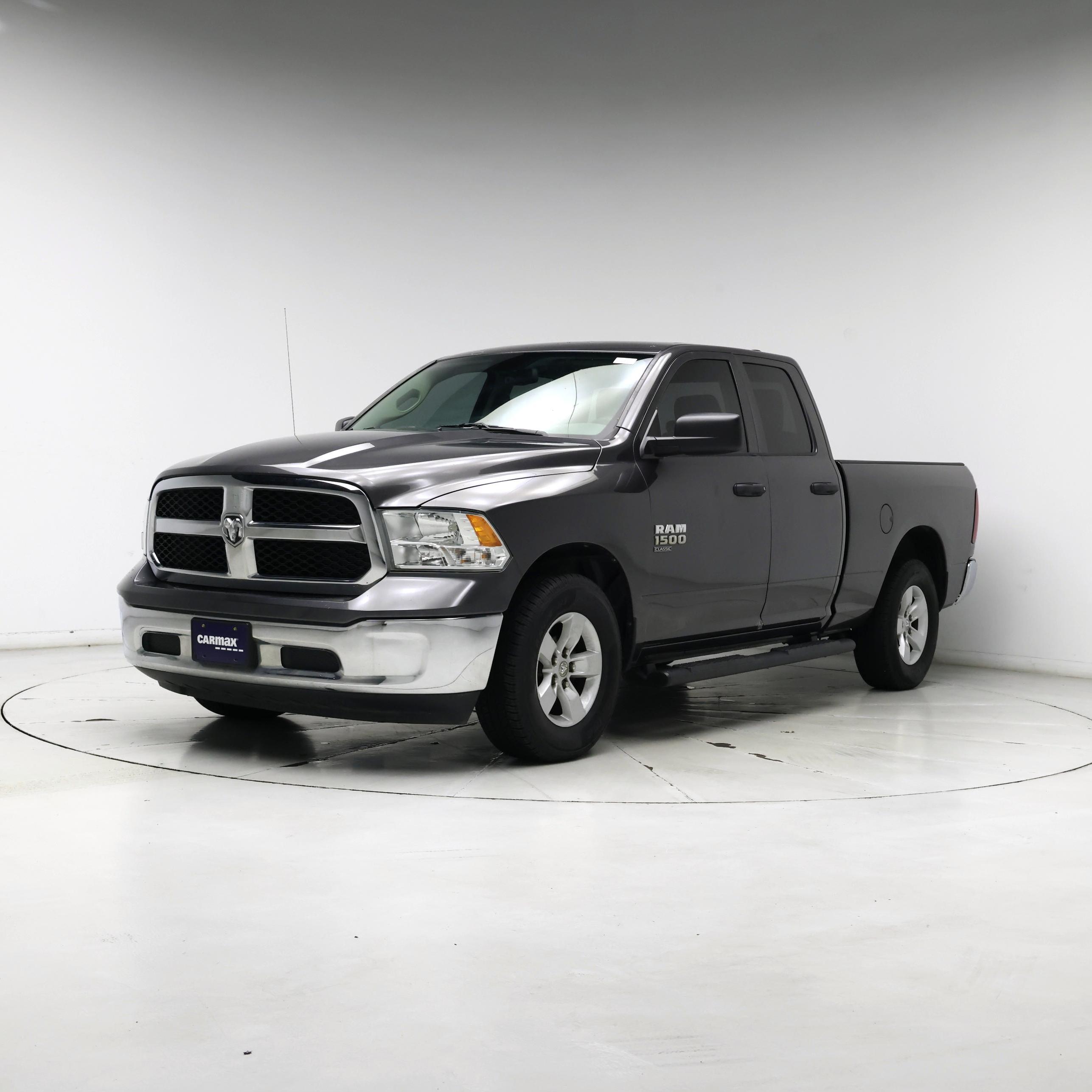 Thumbnail: 2019 RAM 1500 Classic - 4