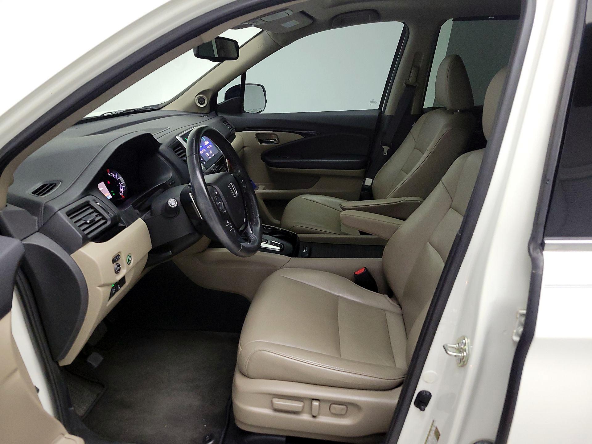 Thumbnail: 2016 Honda Pilot - 11