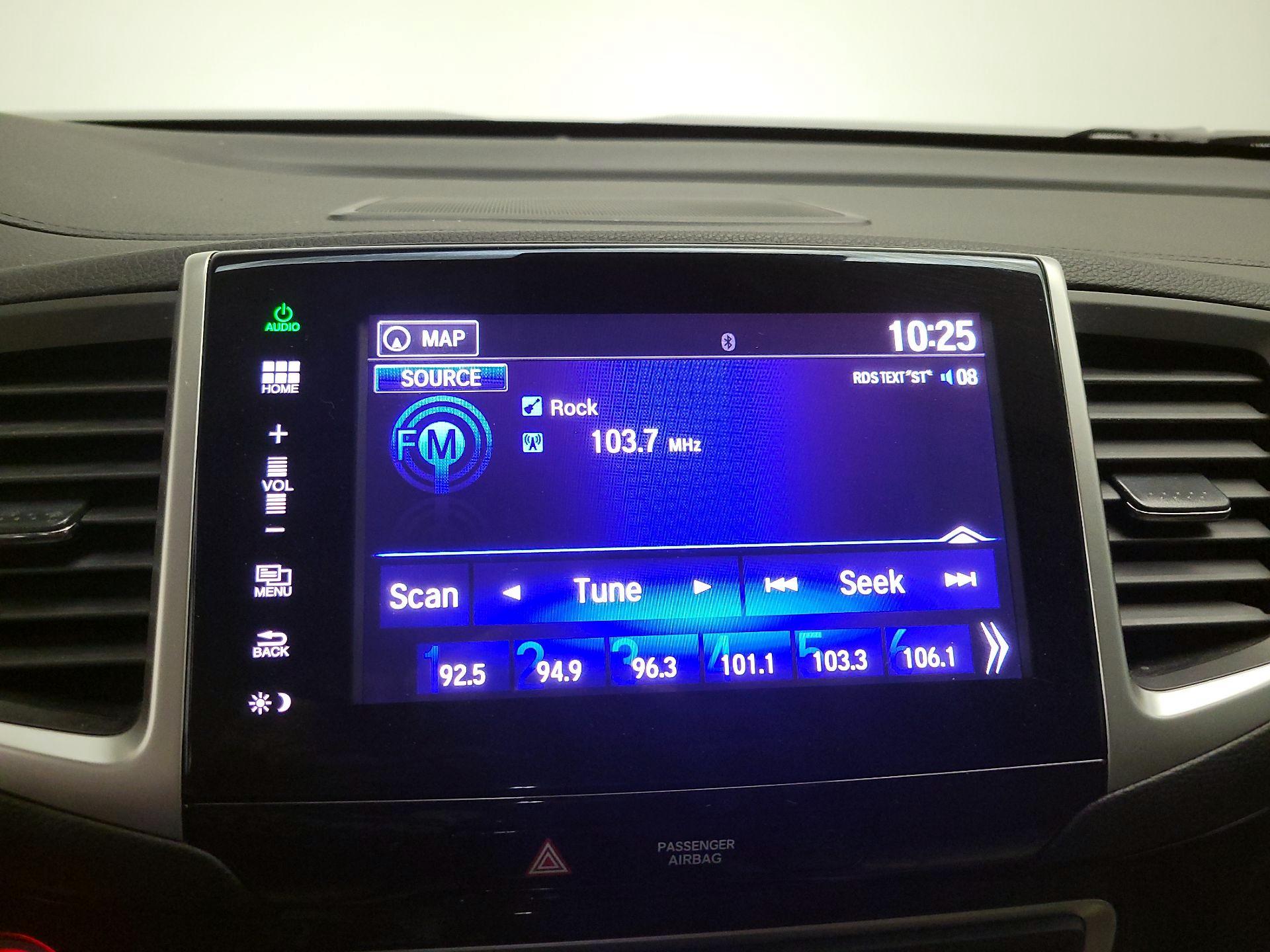 Thumbnail: 2016 Honda Pilot - 16