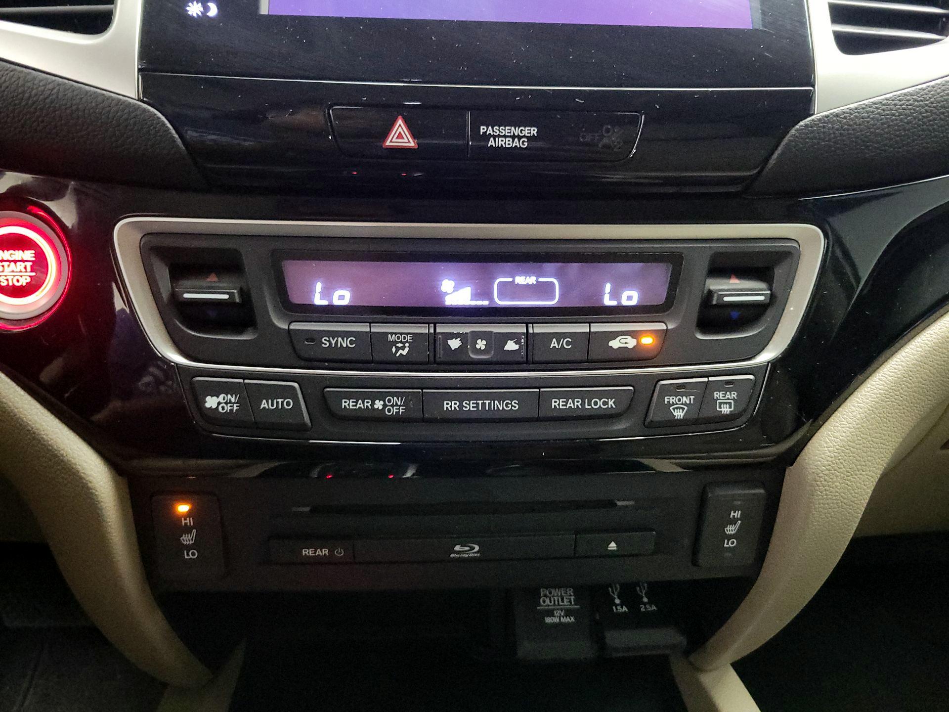 Thumbnail: 2016 Honda Pilot - 17