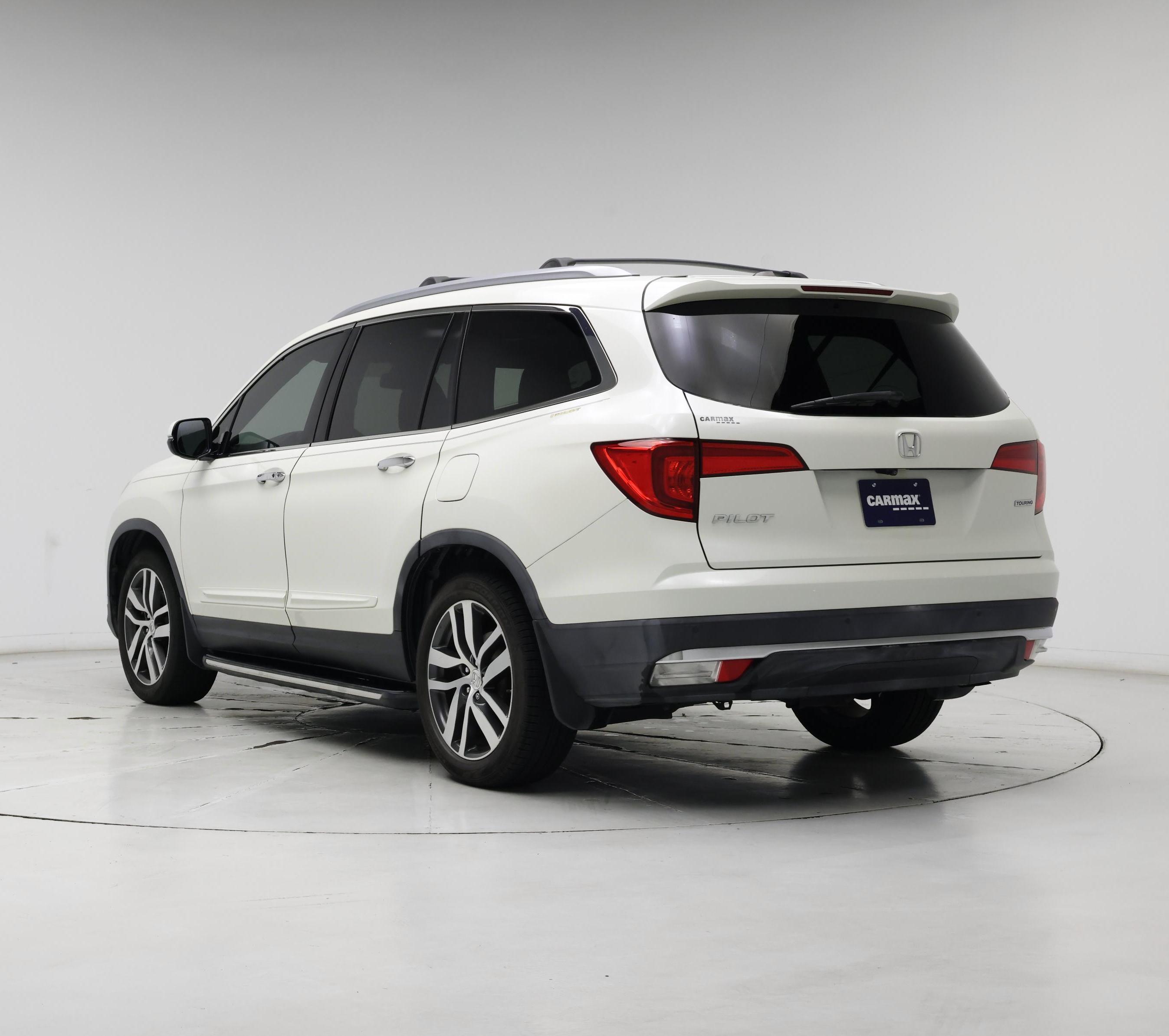 Thumbnail: 2016 Honda Pilot - 2
